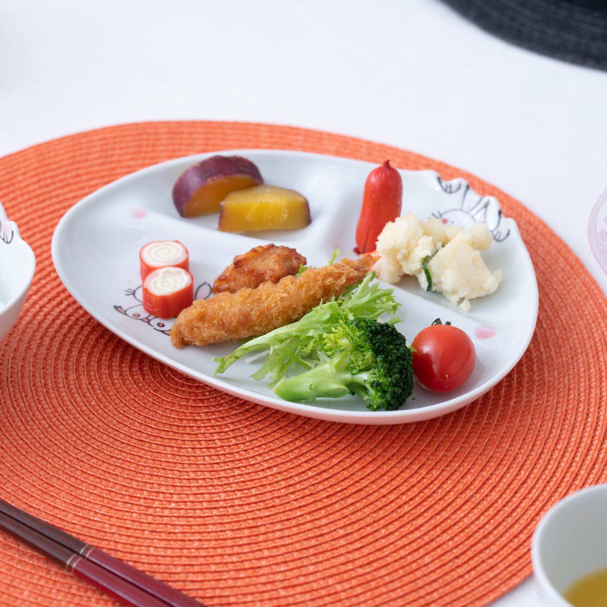 Rabbit Hasami Wave Children's Divided Plate - MUSUBI KILN - Quality Japanese Tableware and Gift