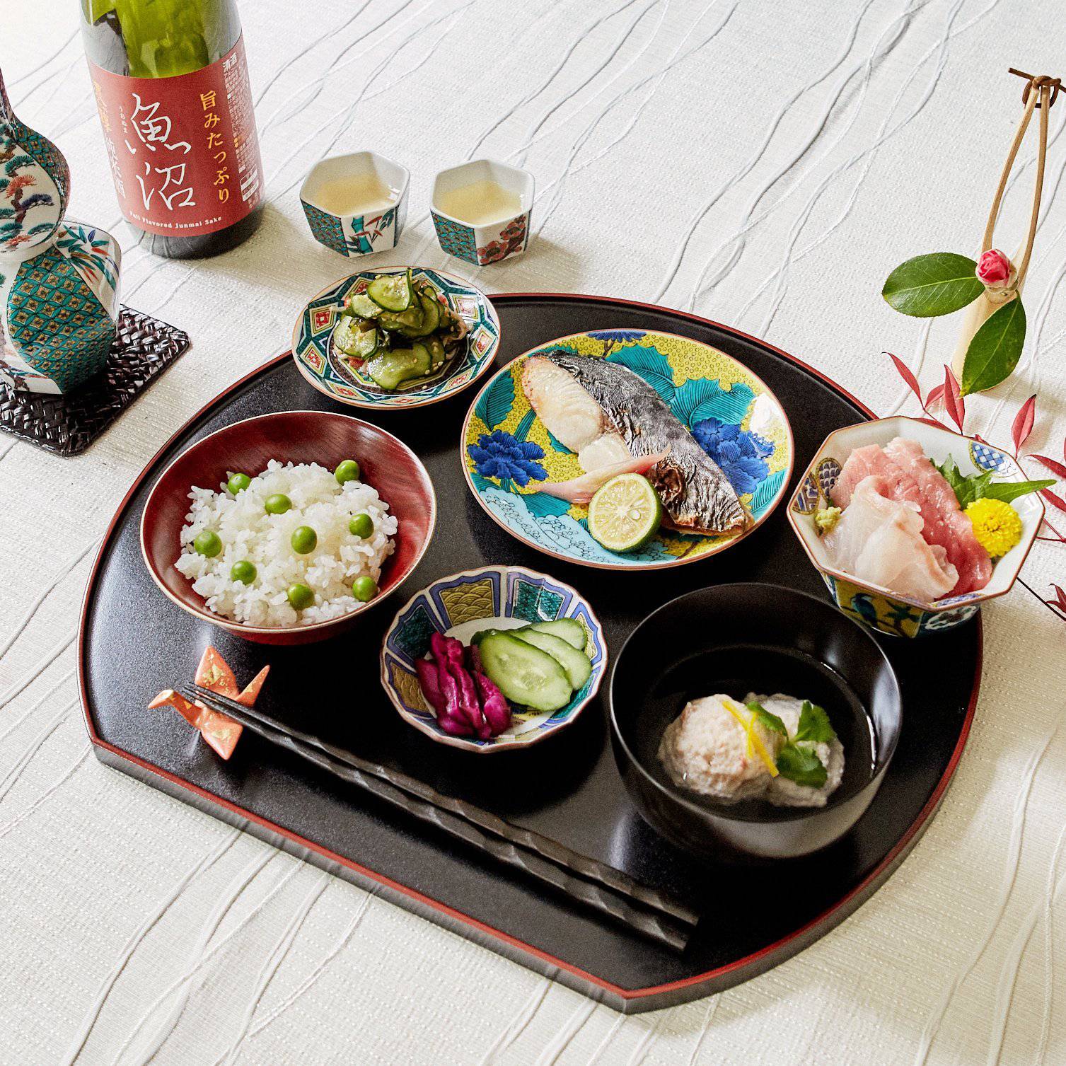 Reversible Half Moon Yamanaka Lacquerware Tray - MUSUBI KILN - Quality Japanese Tableware and Gift