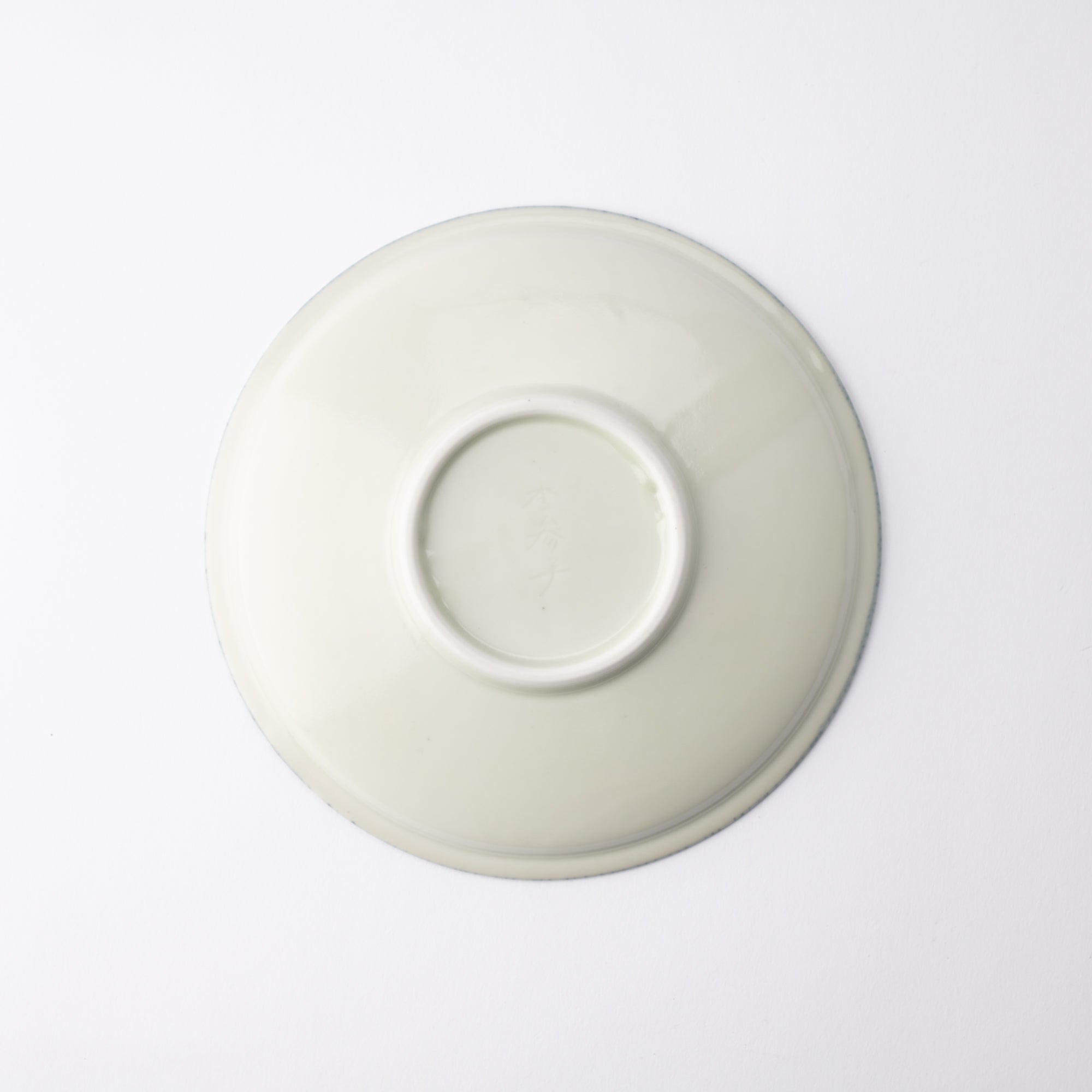 Ri Sanpei Chrysanthemums Pattern Arita Round Plate - MUSUBI KILN - Quality Japanese Tableware and Gift