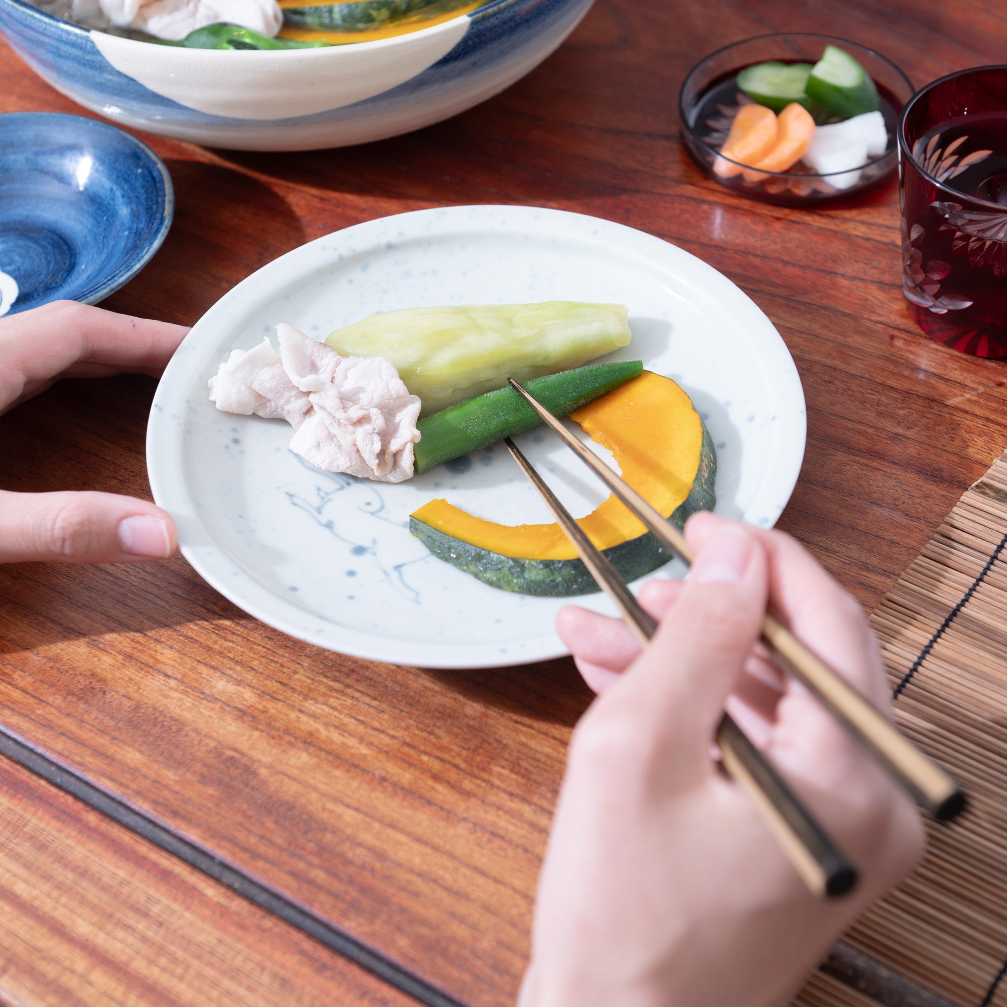 Ri Sanpei Moon Rabbit Arita Round Plate - MUSUBI KILN - Quality Japanese Tableware and Gift