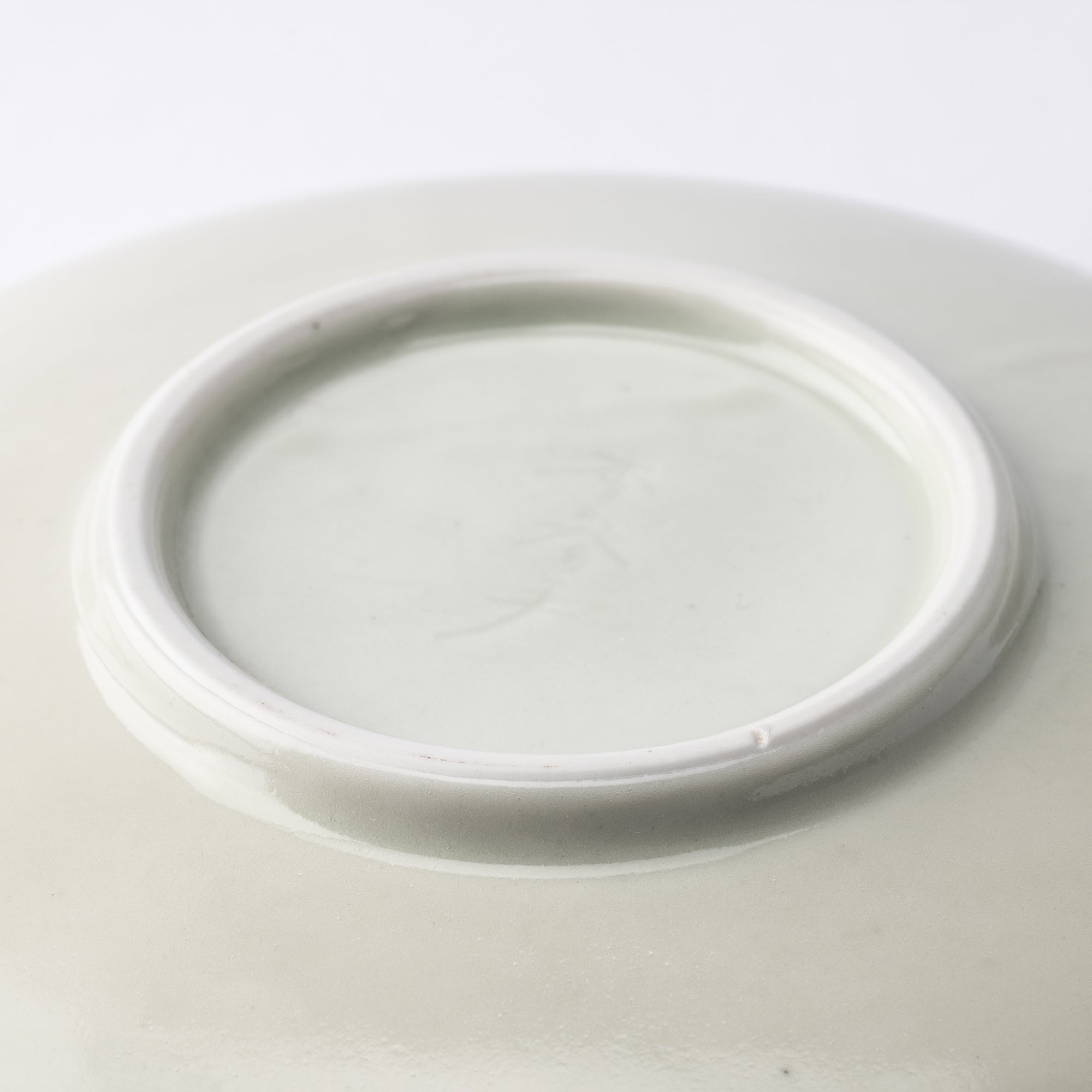 Ri Sanpei Moon Rabbit Arita Round Plate - MUSUBI KILN - Quality Japanese Tableware and Gift