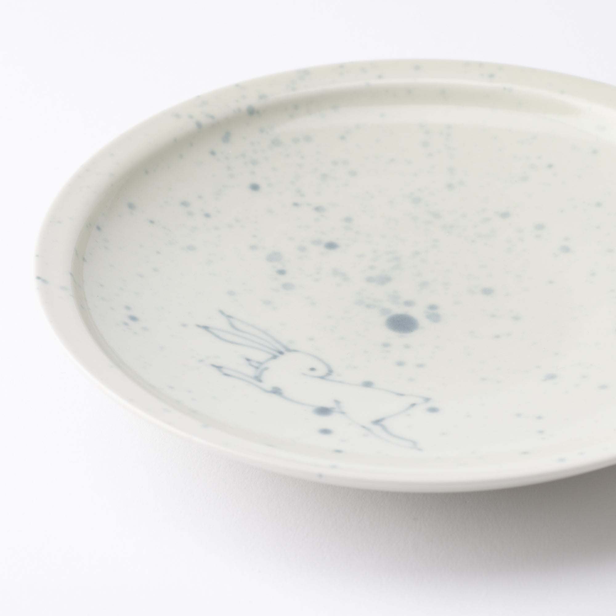 Ri Sanpei Moon Rabbit Arita Round Plate - MUSUBI KILN - Quality Japanese Tableware and Gift