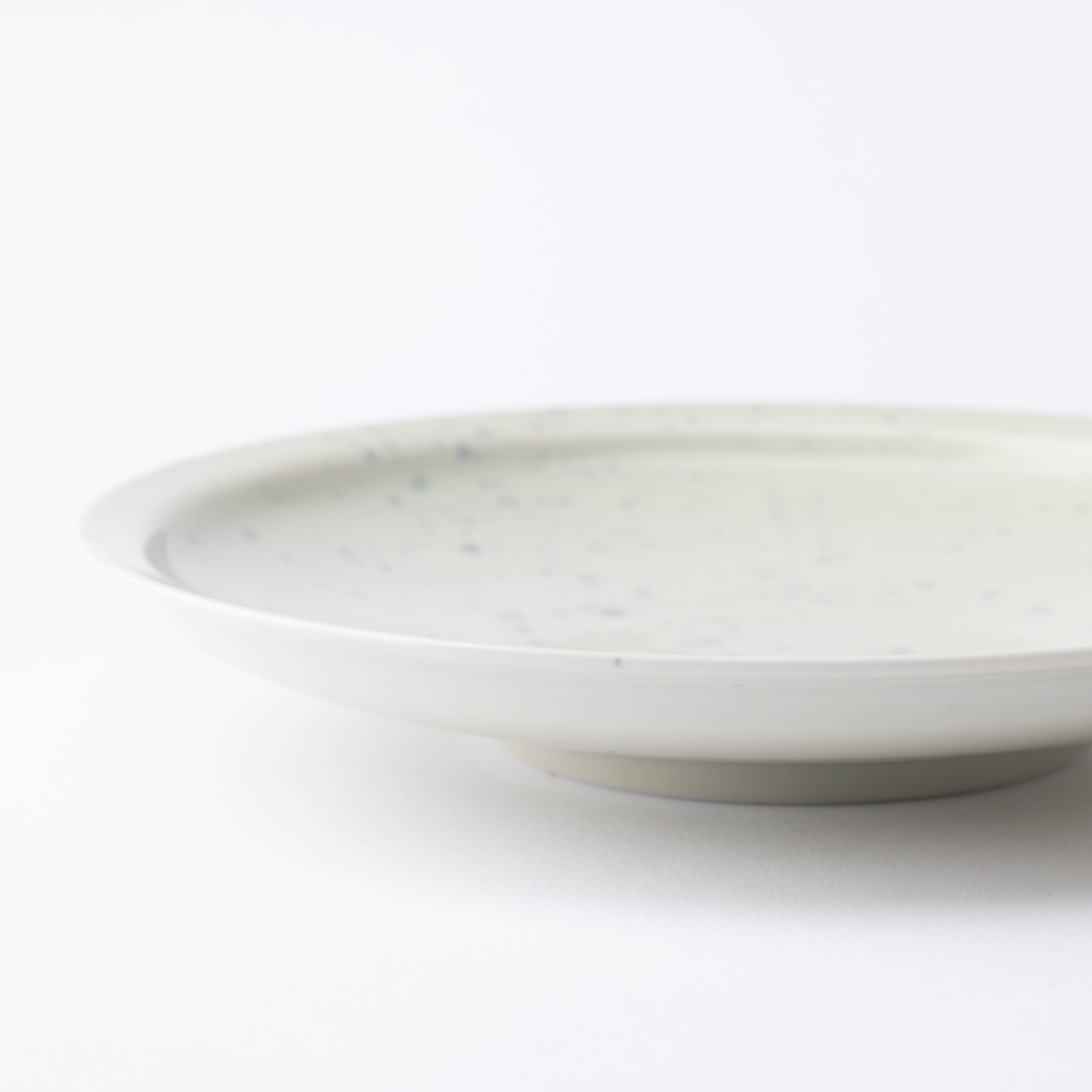 Ri Sanpei Moon Rabbit Arita Round Plate - MUSUBI KILN - Quality Japanese Tableware and Gift