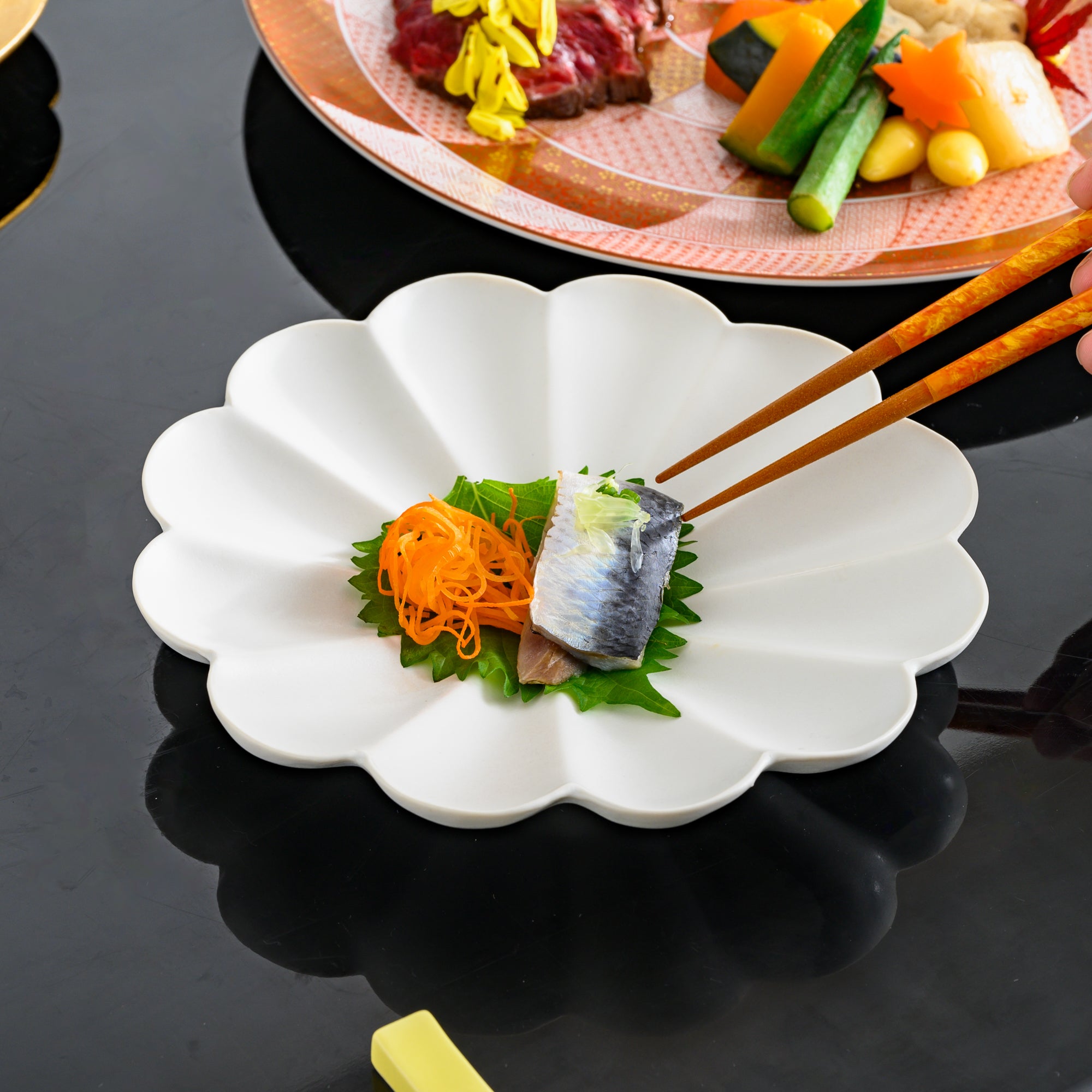 RINKA Twelve Petals Usuki Deep Plate - MUSUBI KILN - Quality Japanese Tableware and Gift