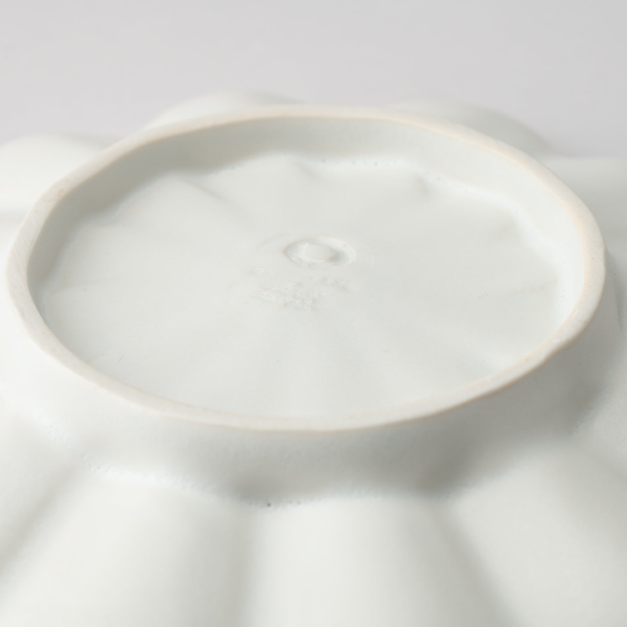 RINKA Twelve Petals Usuki Deep Plate - MUSUBI KILN - Quality Japanese Tableware and Gift