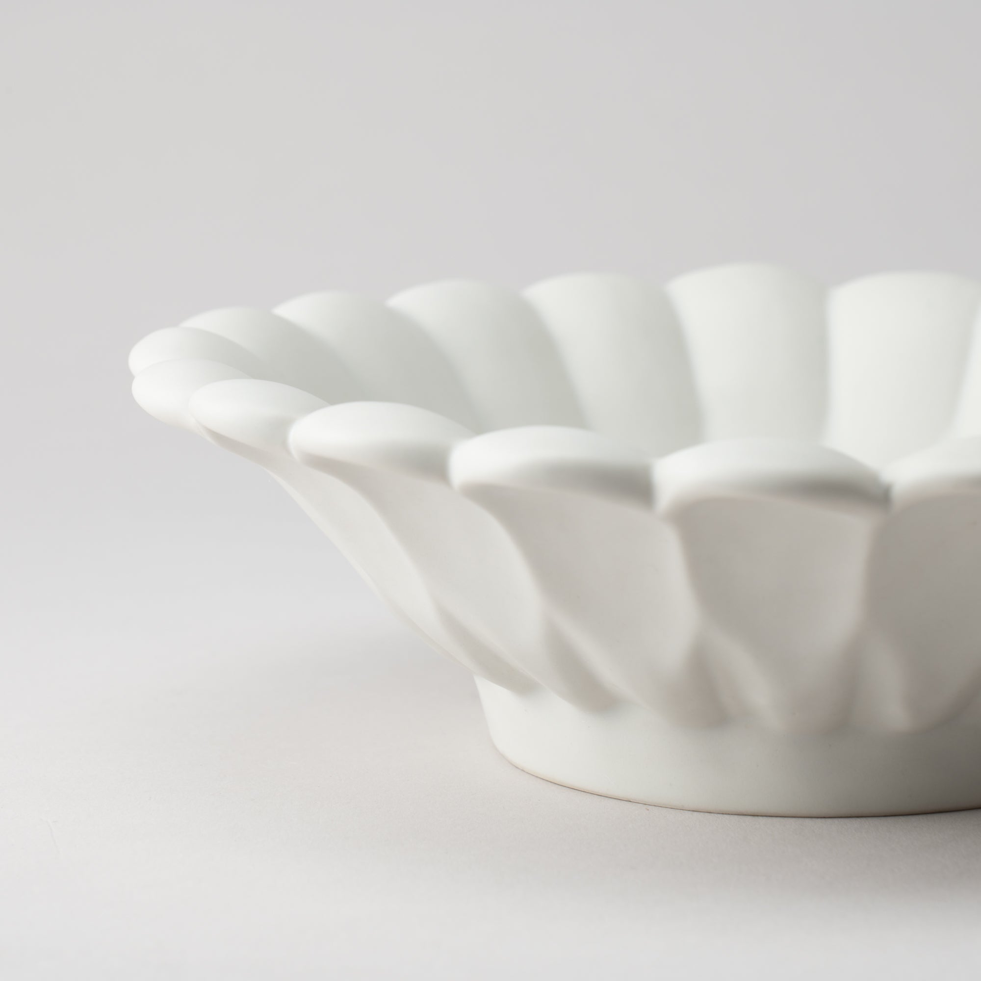 RINKA Usuki Salad Bowl L - MUSUBI KILN - Quality Japanese Tableware and Gift