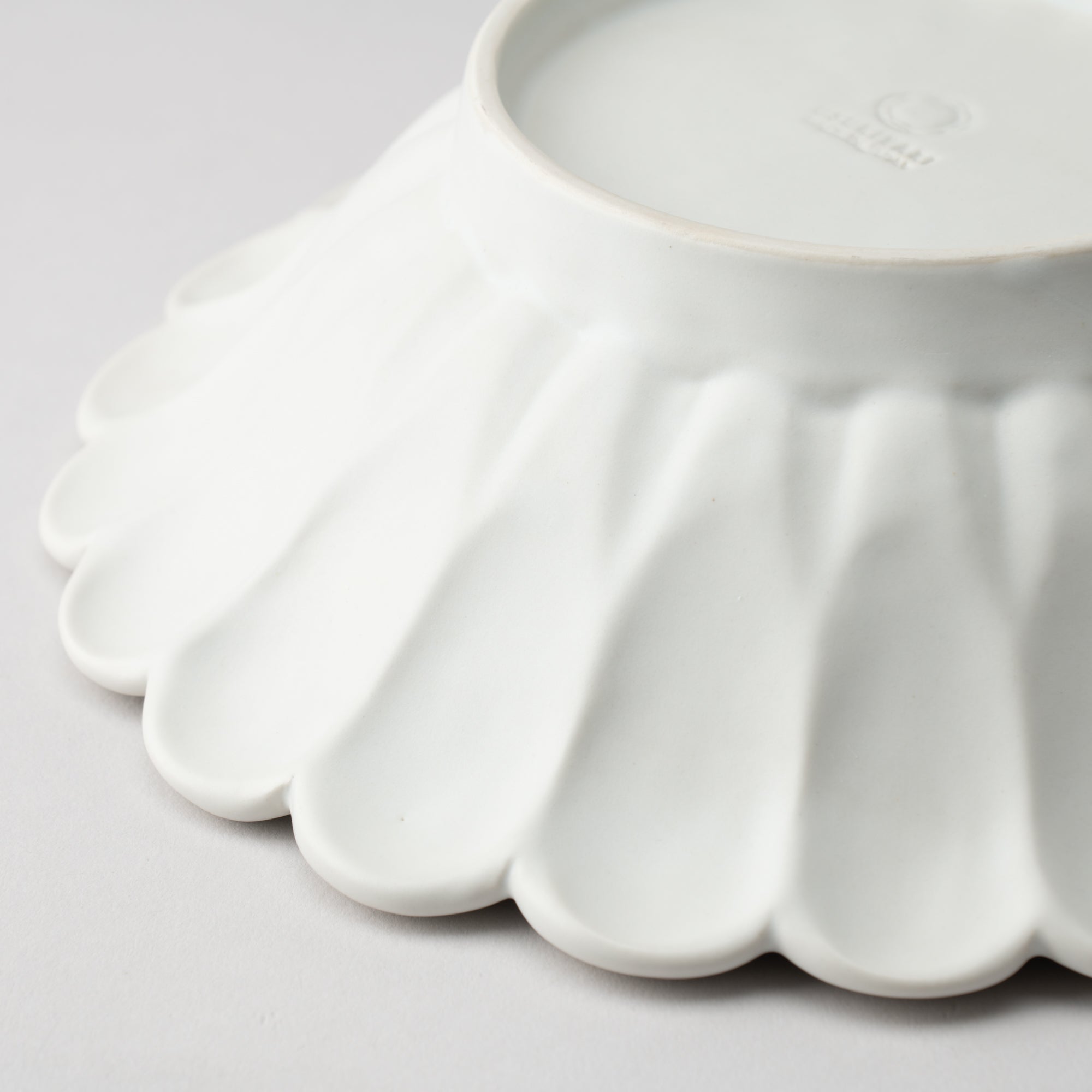 RINKA Usuki Salad Bowl L - MUSUBI KILN - Quality Japanese Tableware and Gift
