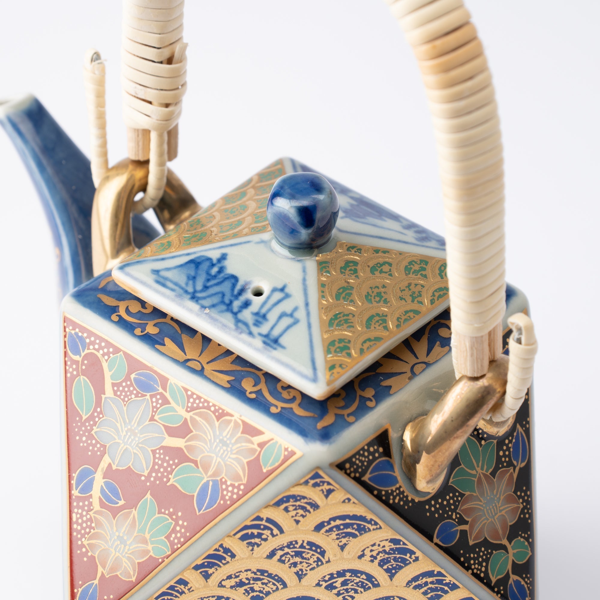 Rinkuro Kiln Old Imari Kinrande Sake Set - MUSUBI KILN - Quality Japanese Tableware and Gift