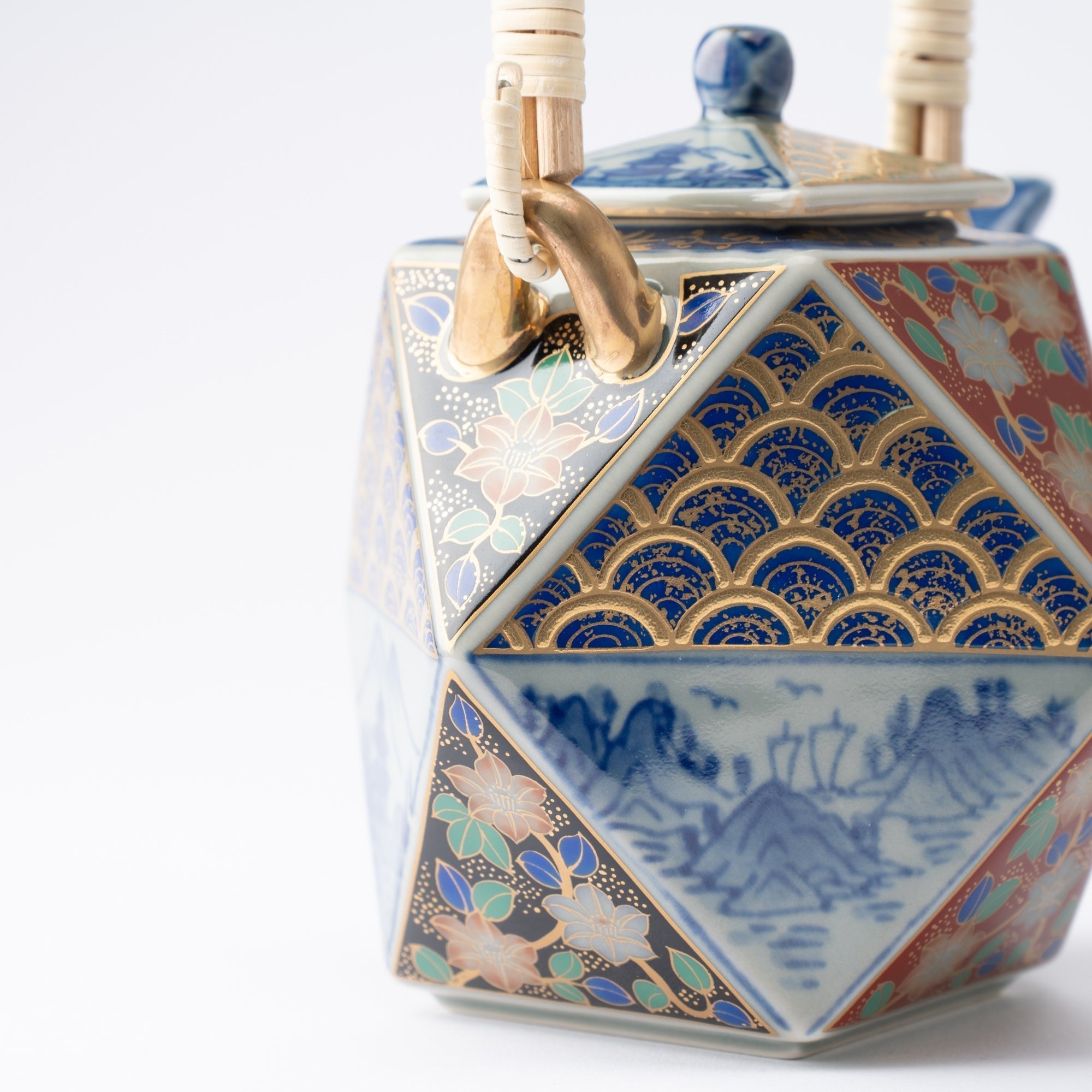 Rinkuro Kiln Old Imari Kinrande Sake Set - MUSUBI KILN - Quality Japanese Tableware and Gift