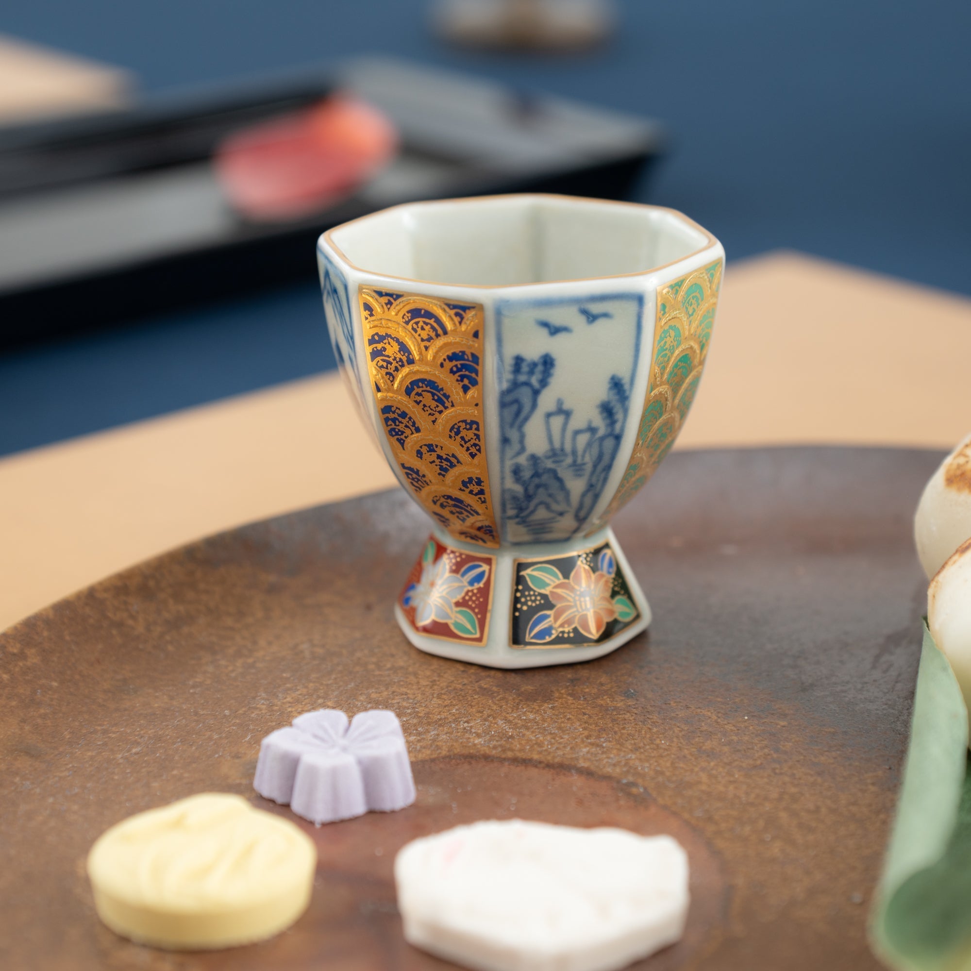 Rinkuro Kiln Old Imari Kinrande Sake Set - MUSUBI KILN - Quality Japanese Tableware and Gift