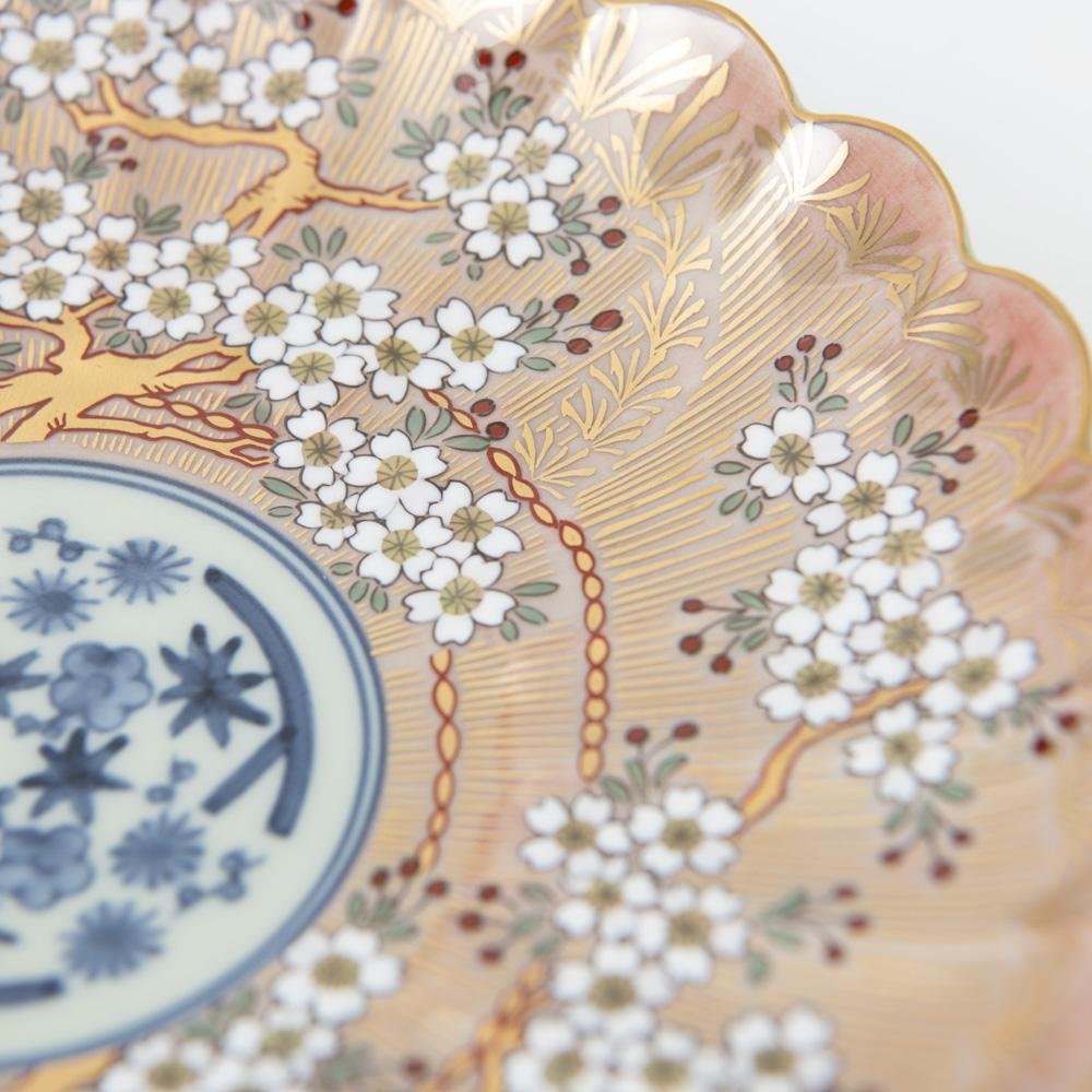Rinkuro Kiln Old Imari Sakura Hasami Round Plate 7.5in - MUSUBI KILN - Quality Japanese Tableware and Gift