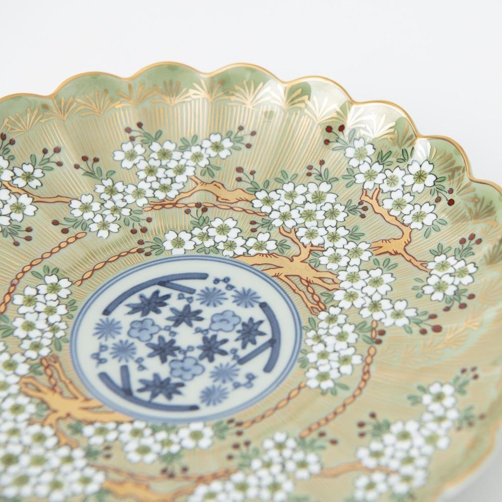 Rinkuro Kiln Old Imari Sakura Hasami Round Plate 7.5in - MUSUBI KILN - Quality Japanese Tableware and Gift