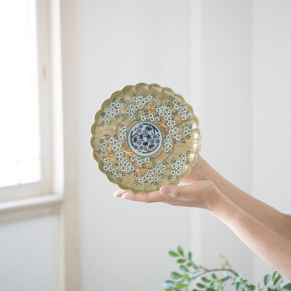 Rinkuro Kiln Old Imari Sakura Hasami Round Plate 7.5in - MUSUBI KILN - Quality Japanese Tableware and Gift