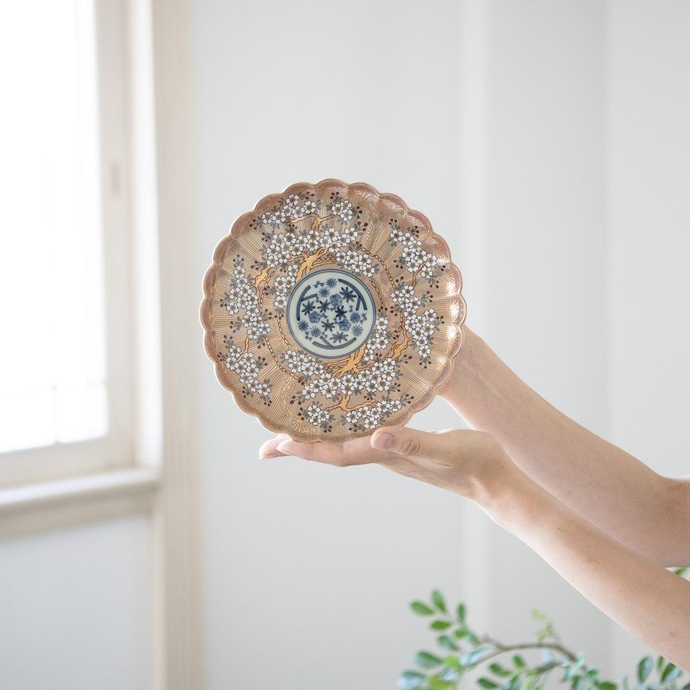 Rinkuro Kiln Old Imari Sakura Hasami Round Plate 7.5in - MUSUBI KILN - Quality Japanese Tableware and Gift