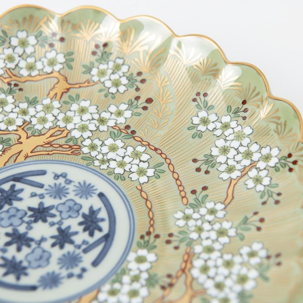 Rinkuro Kiln Old Imari Sakura Hasami Round Plate 7.5in - MUSUBI KILN - Quality Japanese Tableware and Gift