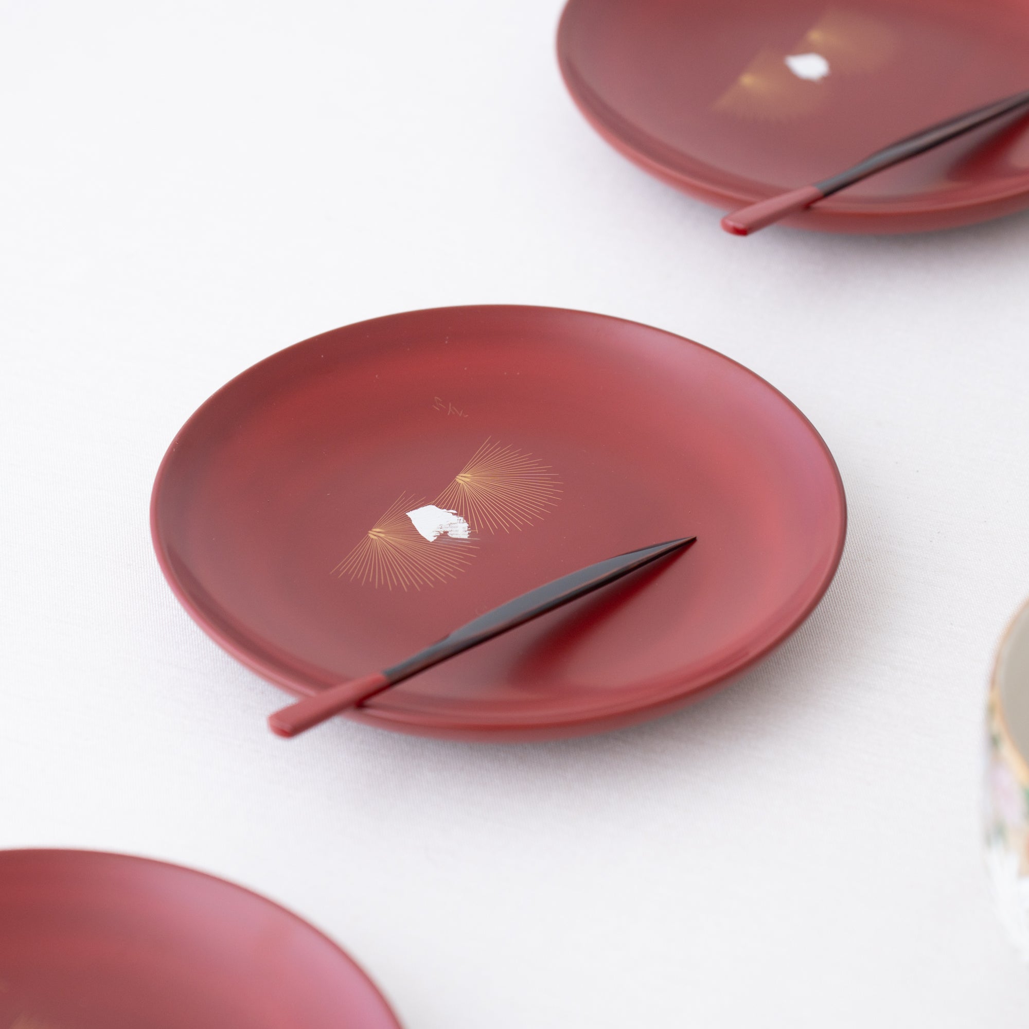 Ritsuzan Tomita Pine Echizen Lacquerware Red Side Plate Set - MUSUBI KILN - Quality Japanese Tableware and Gift