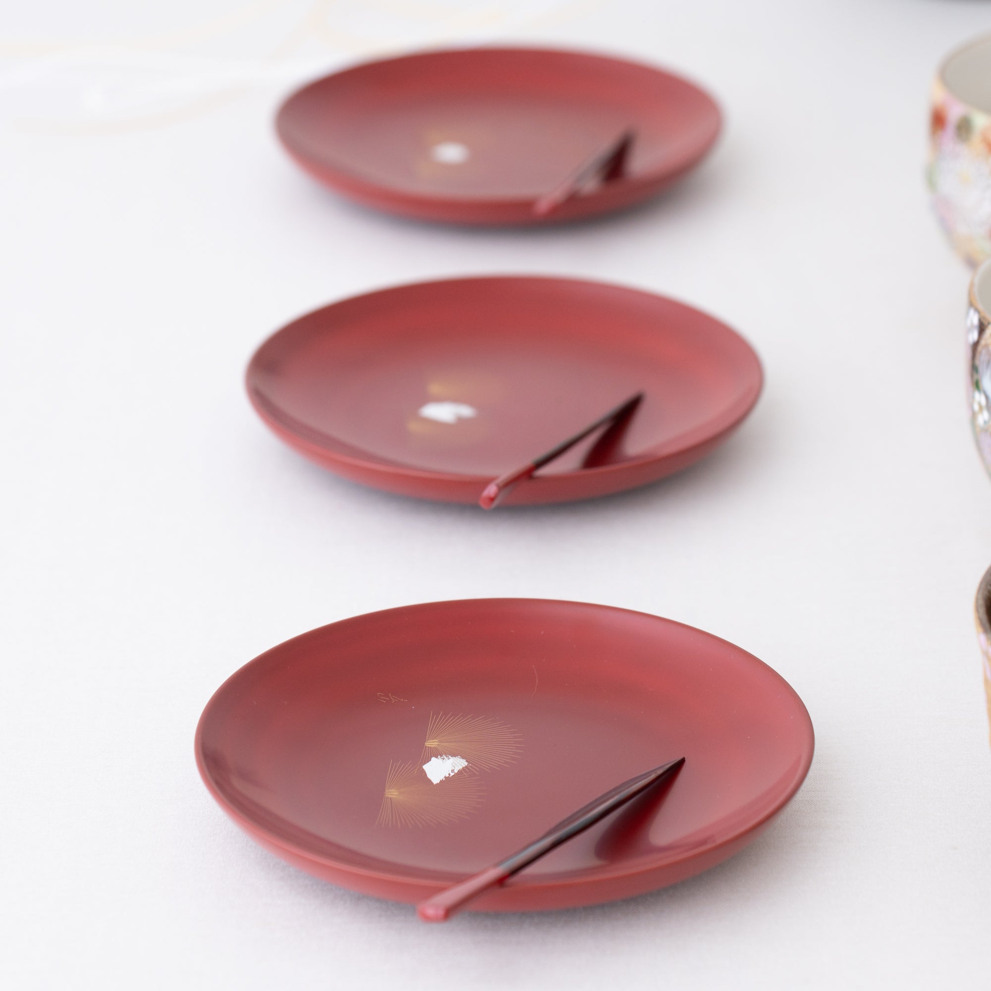 Ritsuzan Tomita Pine Echizen Lacquerware Red Side Plate Set - MUSUBI KILN - Quality Japanese Tableware and Gift