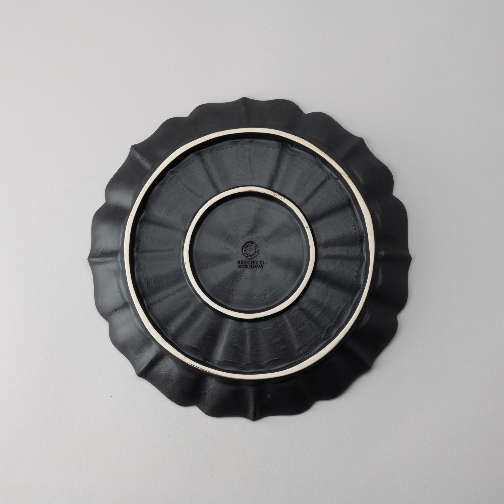 RYOUKA Lotus Petal Usuki Plate L - MUSUBI KILN - Quality Japanese Tableware and Gift