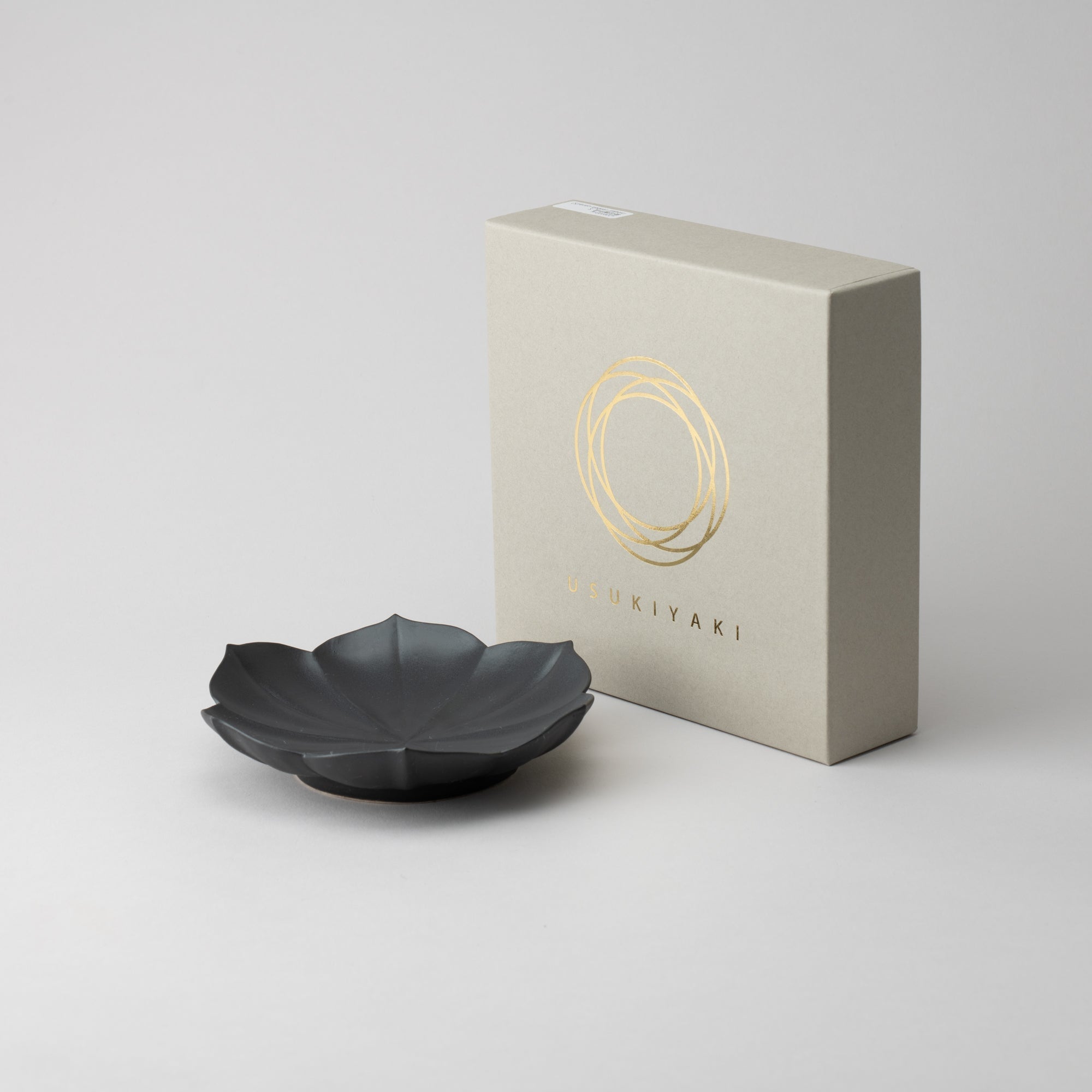 RYOUKA Lotus Petal Usuki Plate S - MUSUBI KILN - Quality Japanese Tableware and Gift