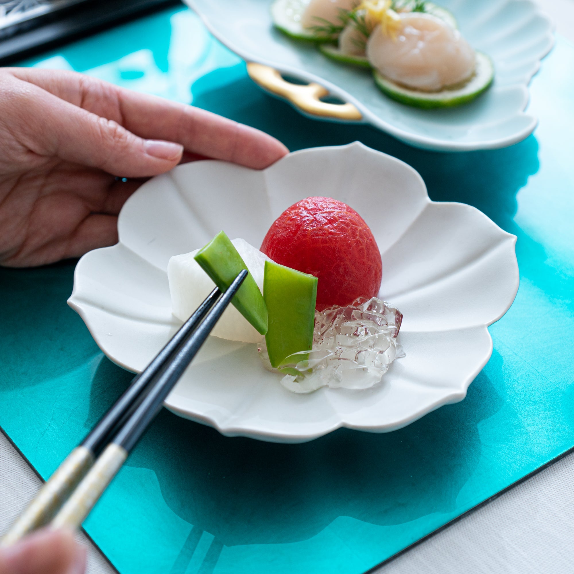 RYOUKA Lotus Petal Usuki Plate S - MUSUBI KILN - Quality Japanese Tableware and Gift