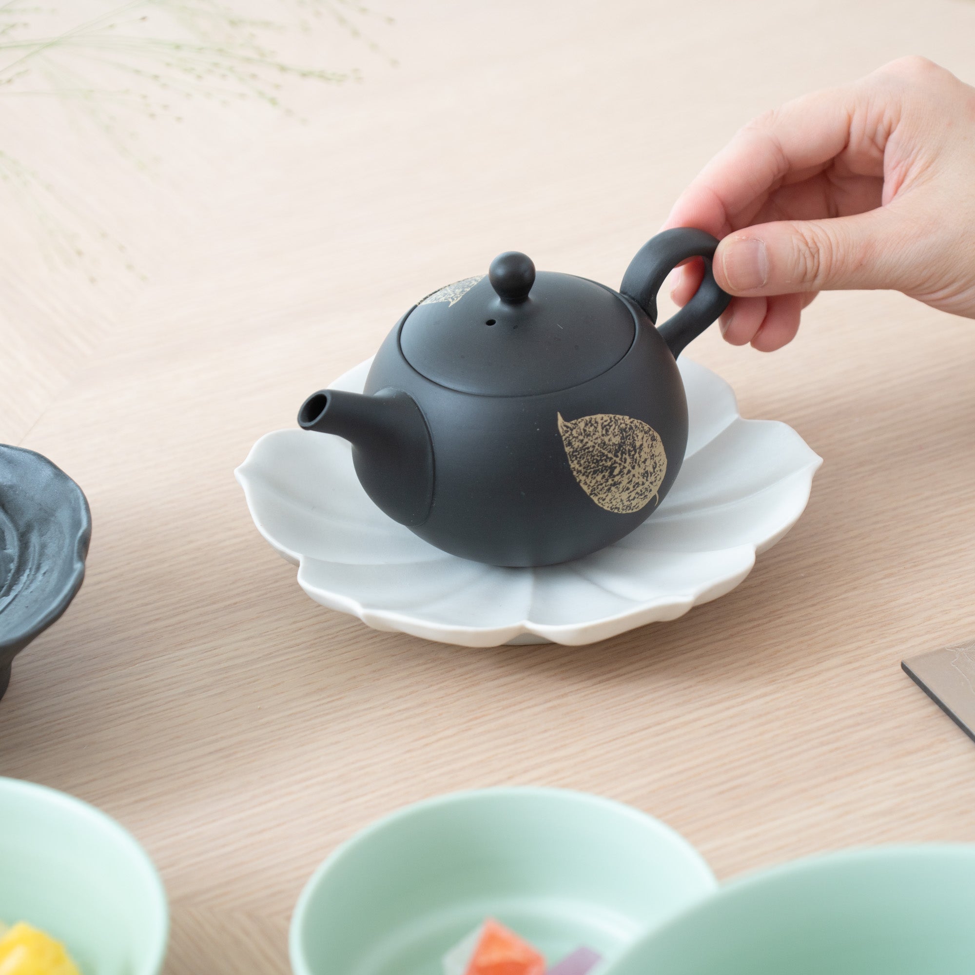 RYOUKA Lotus Petal Usuki Plate S - MUSUBI KILN - Quality Japanese Tableware and Gift