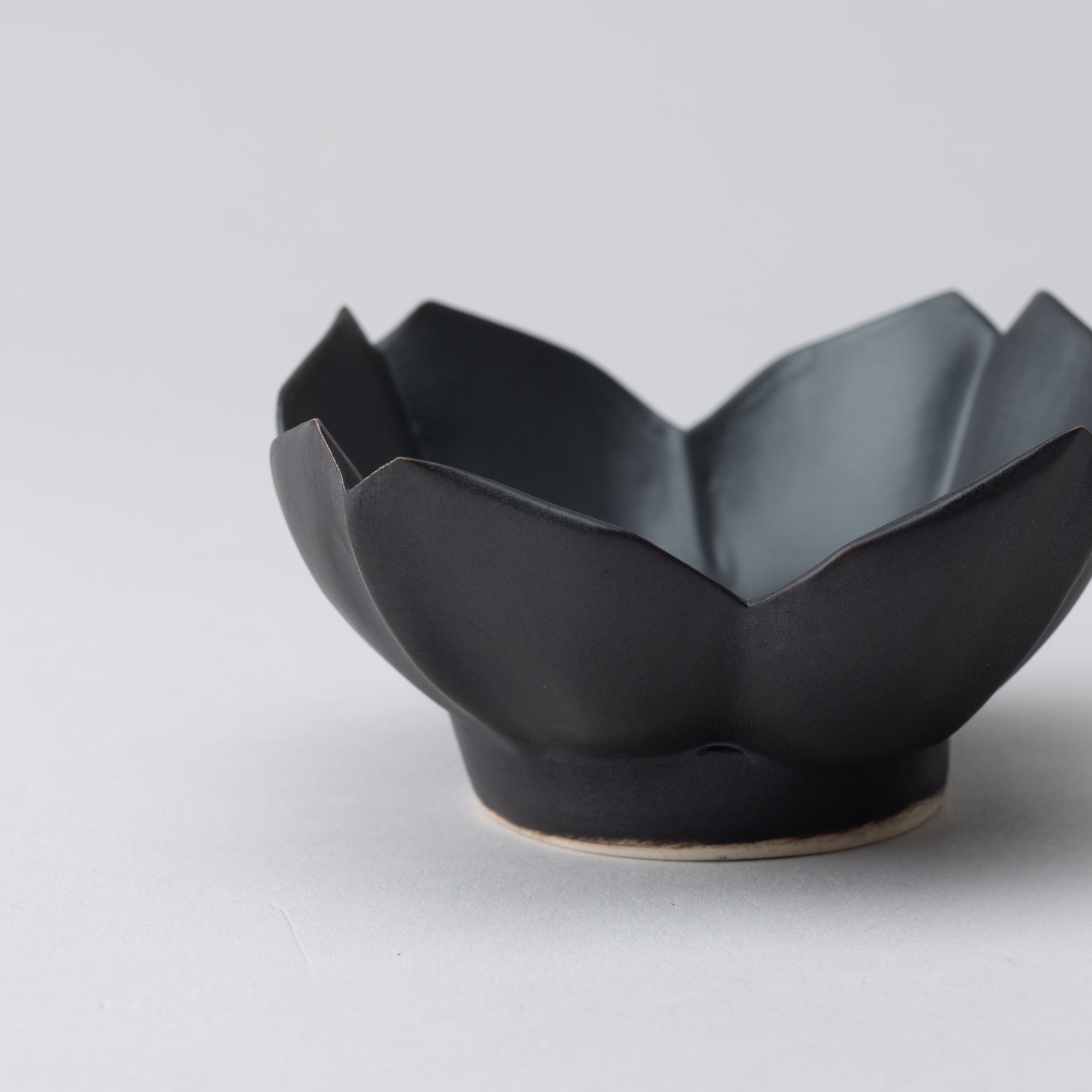 RYOUKA Usuki Four Petals Kobachi Small Bowl - MUSUBI KILN - Quality Japanese Tableware and Gift