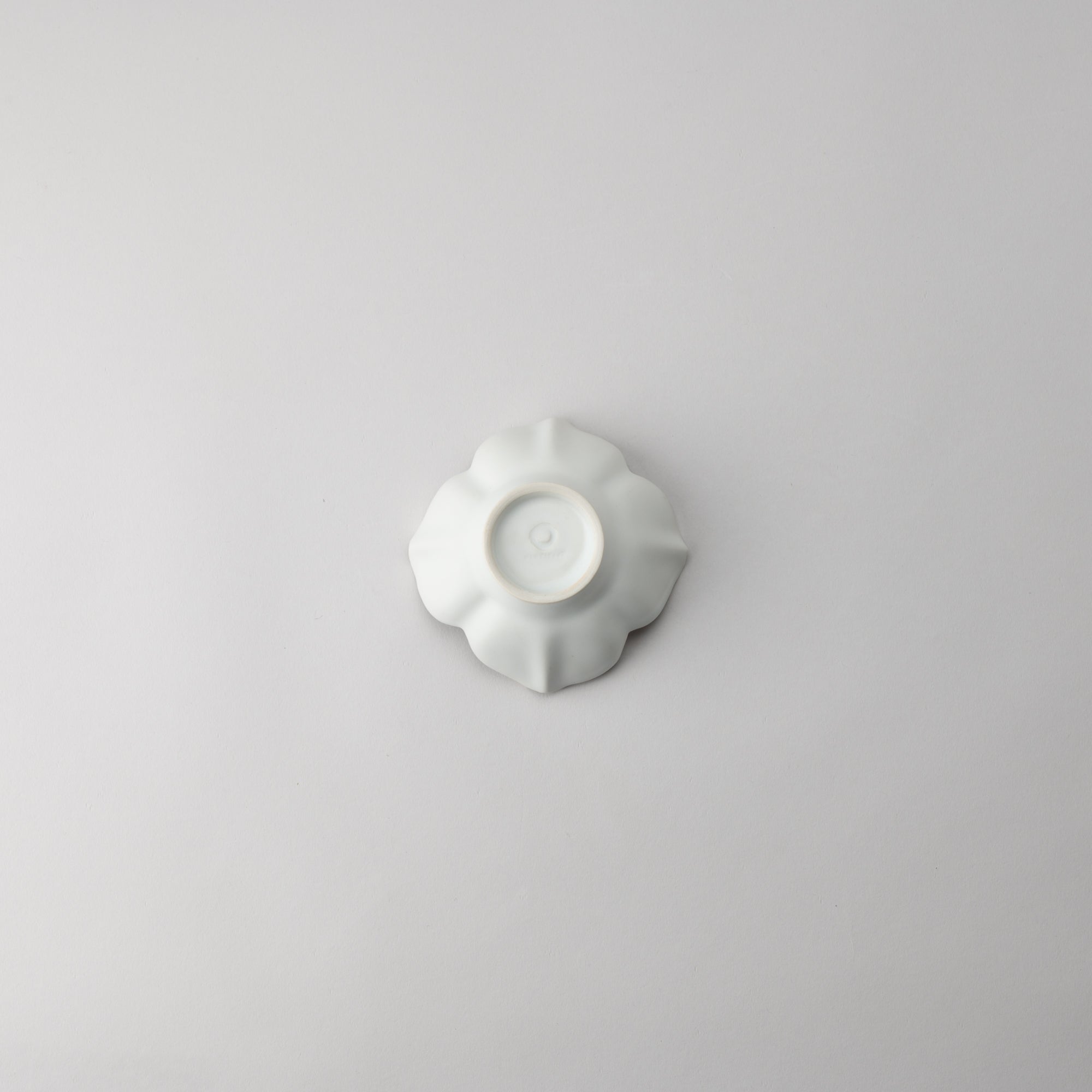 RYOUKA Usuki Four Petals Kobachi Small Bowl - MUSUBI KILN - Quality Japanese Tableware and Gift