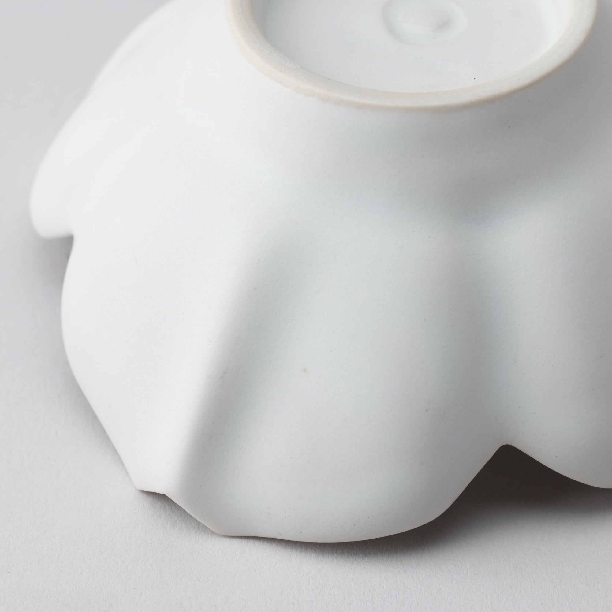RYOUKA Usuki Four Petals Kobachi Small Bowl - MUSUBI KILN - Quality Japanese Tableware and Gift