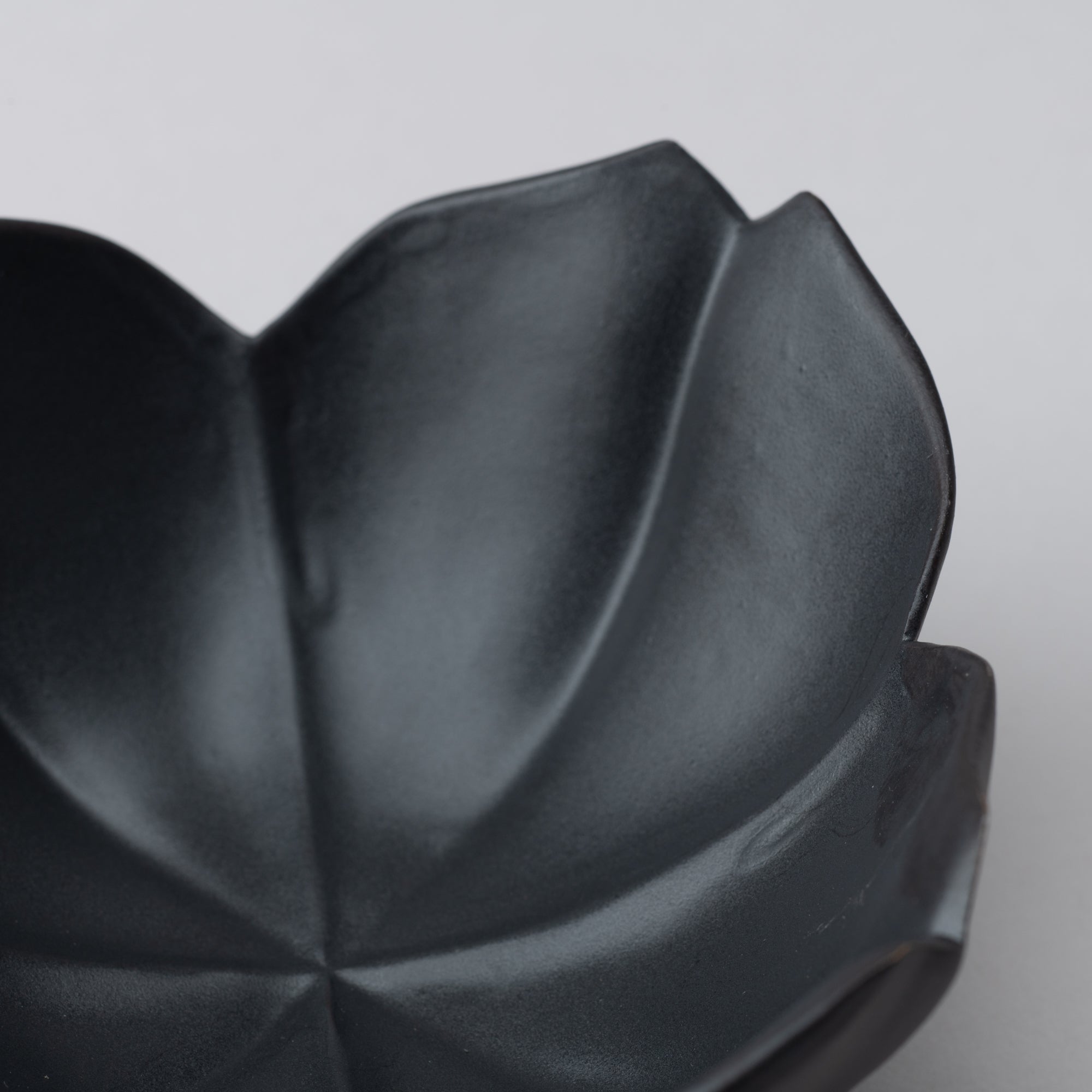 RYOUKA Usuki Four Petals Kobachi Small Bowl - MUSUBI KILN - Quality Japanese Tableware and Gift