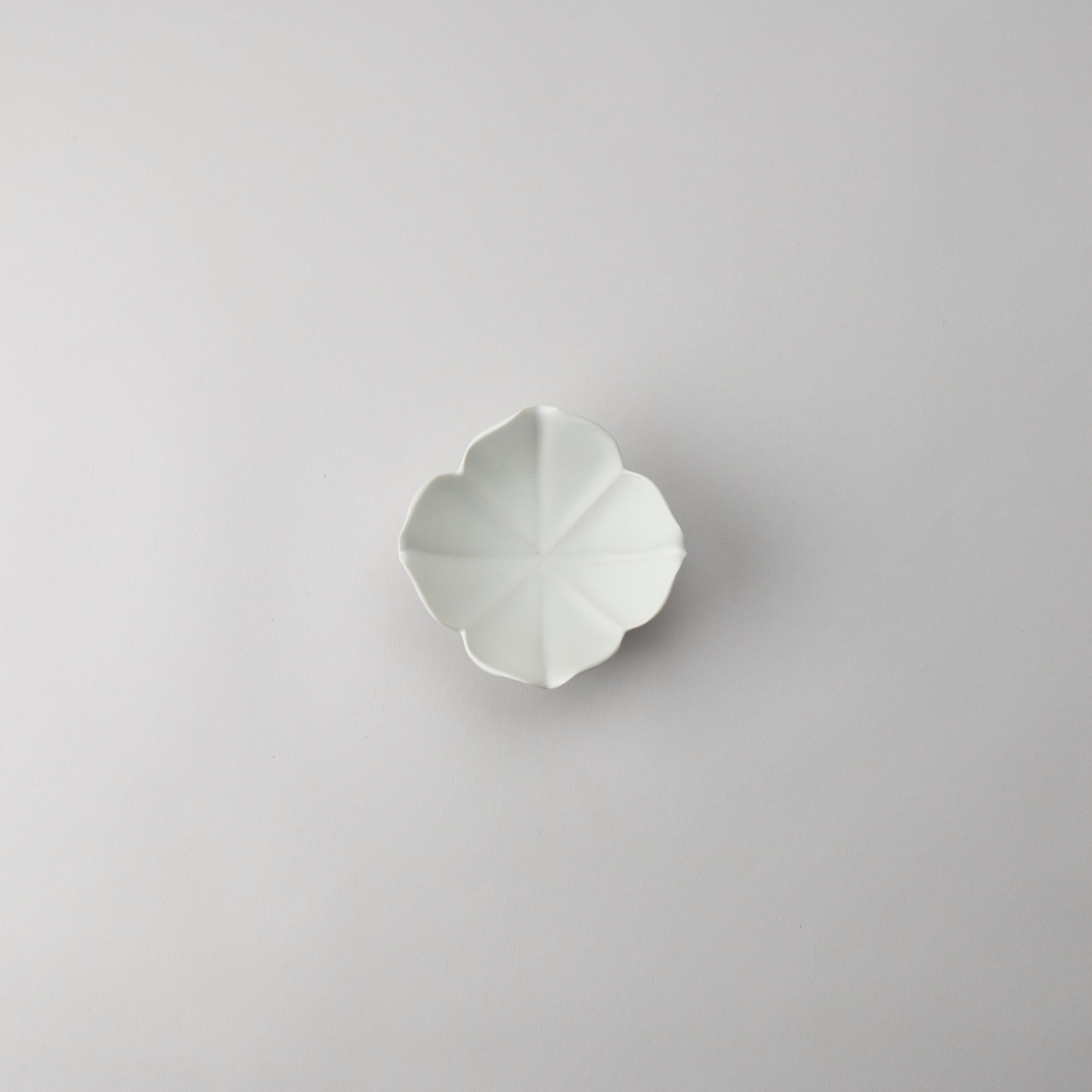 RYOUKA Usuki Four Petals Kobachi Small Bowl - MUSUBI KILN - Quality Japanese Tableware and Gift