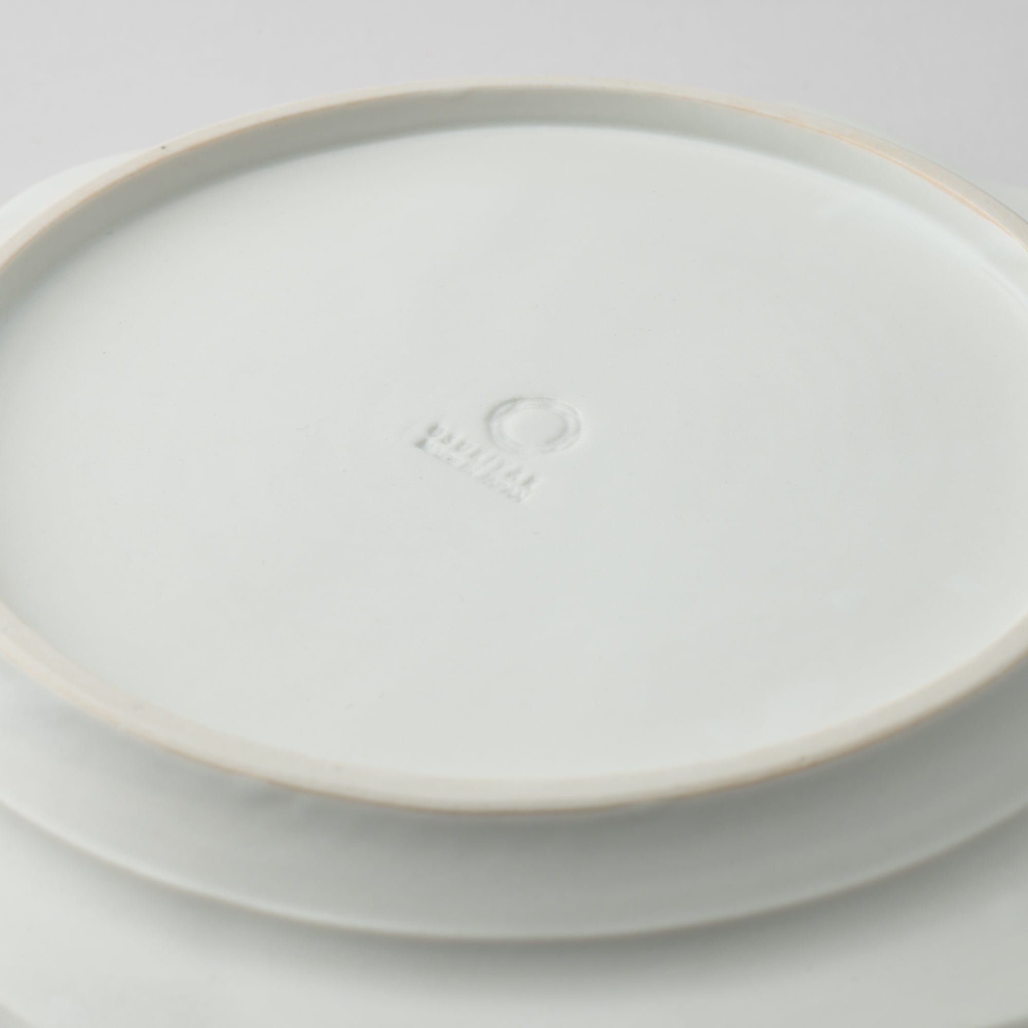 RYOUKA Usuki Rim Plate L - MUSUBI KILN - Quality Japanese Tableware and Gift