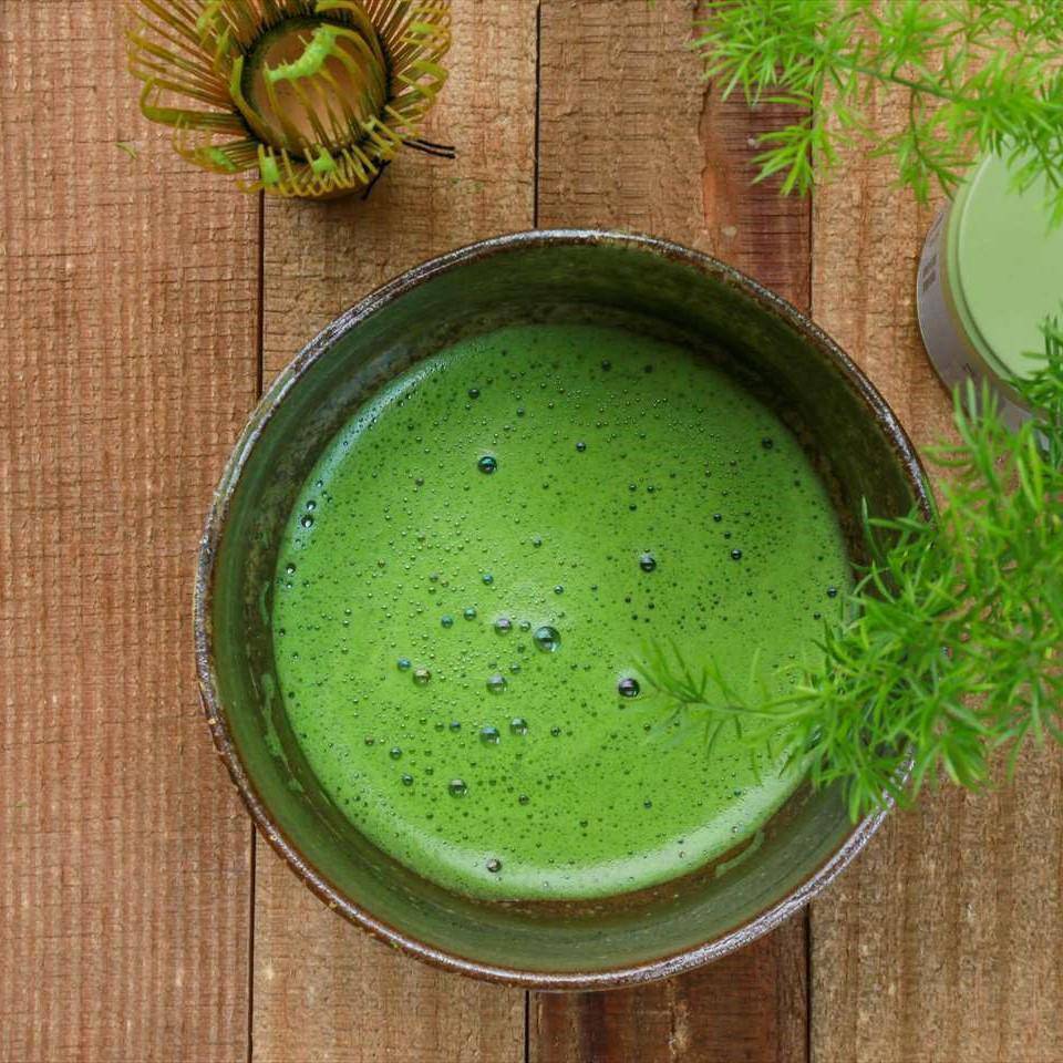 Sakura and Mt.Fuji Kutani Matcha Bowl Chawan - MUSUBI KILN - Quality Japanese Tableware and Gift