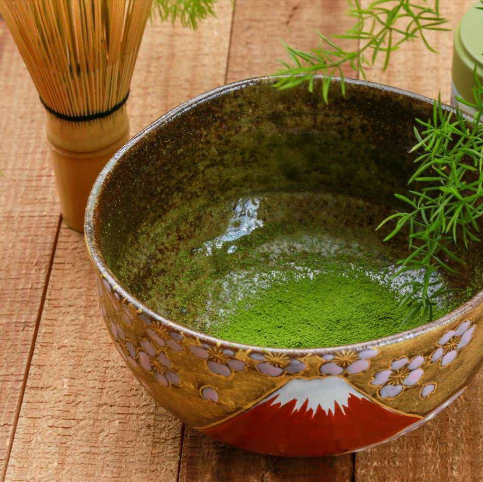 Sakura and Mt.Fuji Kutani Matcha Bowl Chawan - MUSUBI KILN - Quality Japanese Tableware and Gift