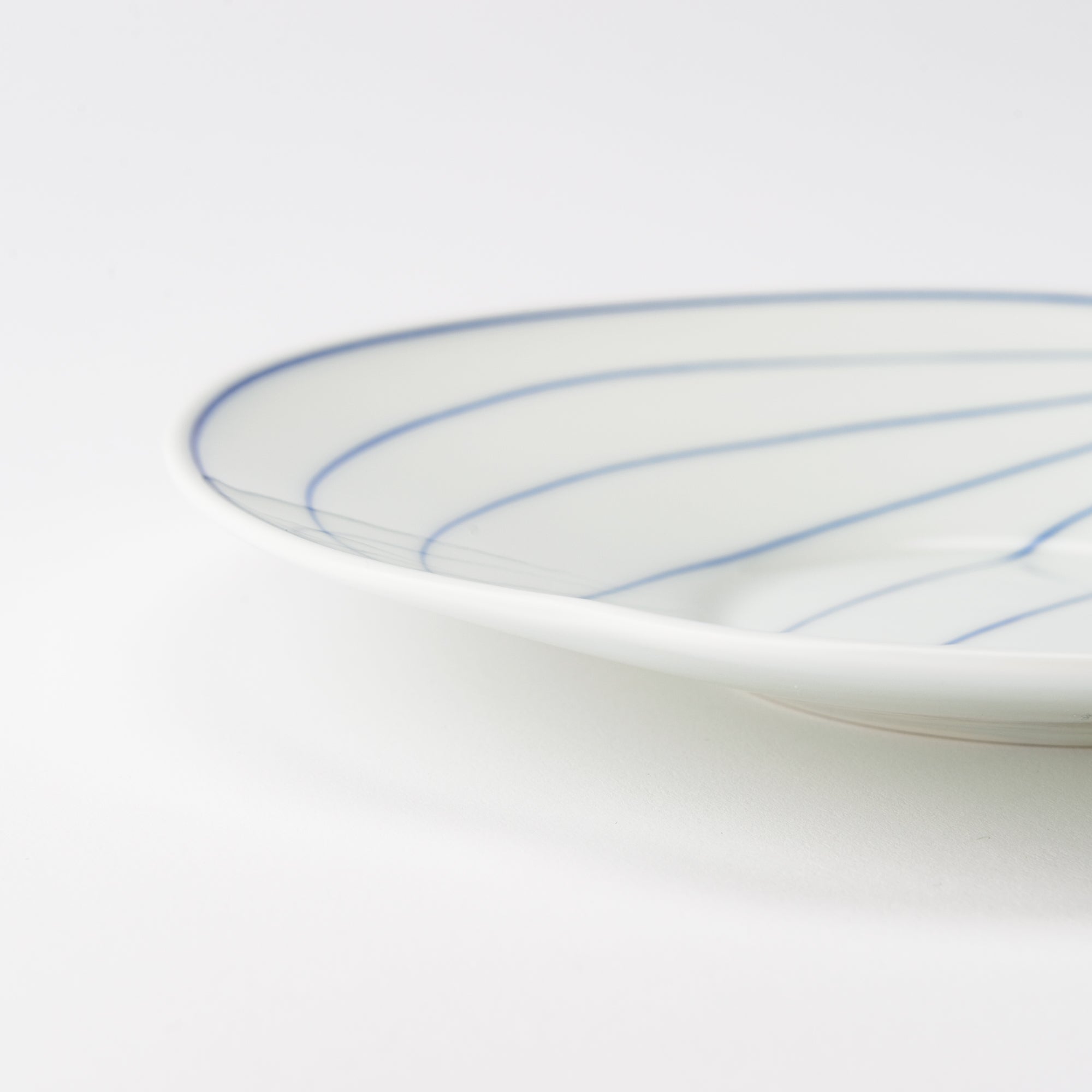 SINGAMA Leaf Vein Pattern Seto Ware Plate 21in - MUSUBI KILN - Quality Japanese Tableware and Gift