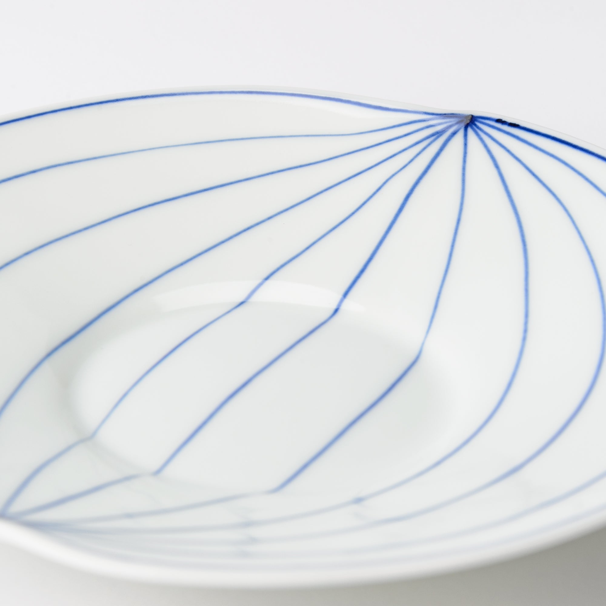 SINGAMA Leaf Vein Pattern Seto Ware Plate 21in - MUSUBI KILN - Quality Japanese Tableware and Gift