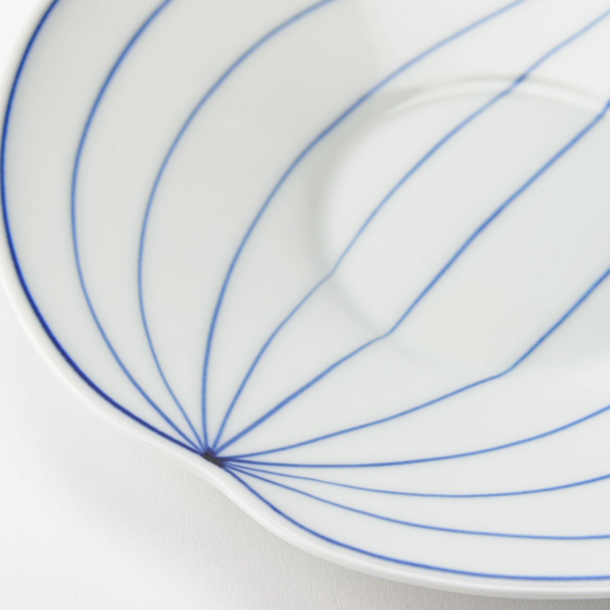 SINGAMA Leaf Vein Pattern Seto Ware Plate 21in - MUSUBI KILN - Quality Japanese Tableware and Gift
