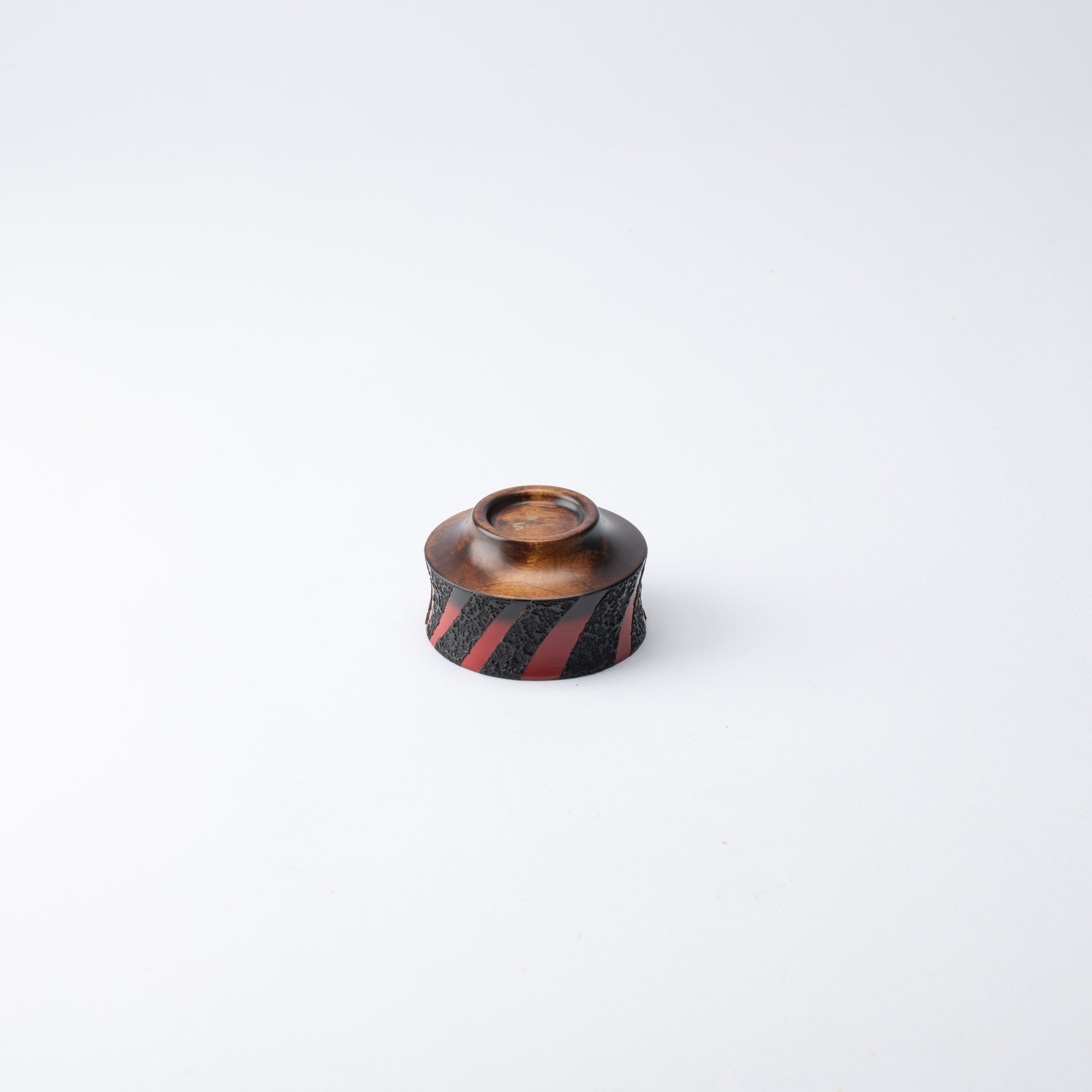 Sinra Line Kagawa Lacquerware Wide Guinomi Sake Cup - MUSUBI KILN - Quality Japanese Tableware and Gift