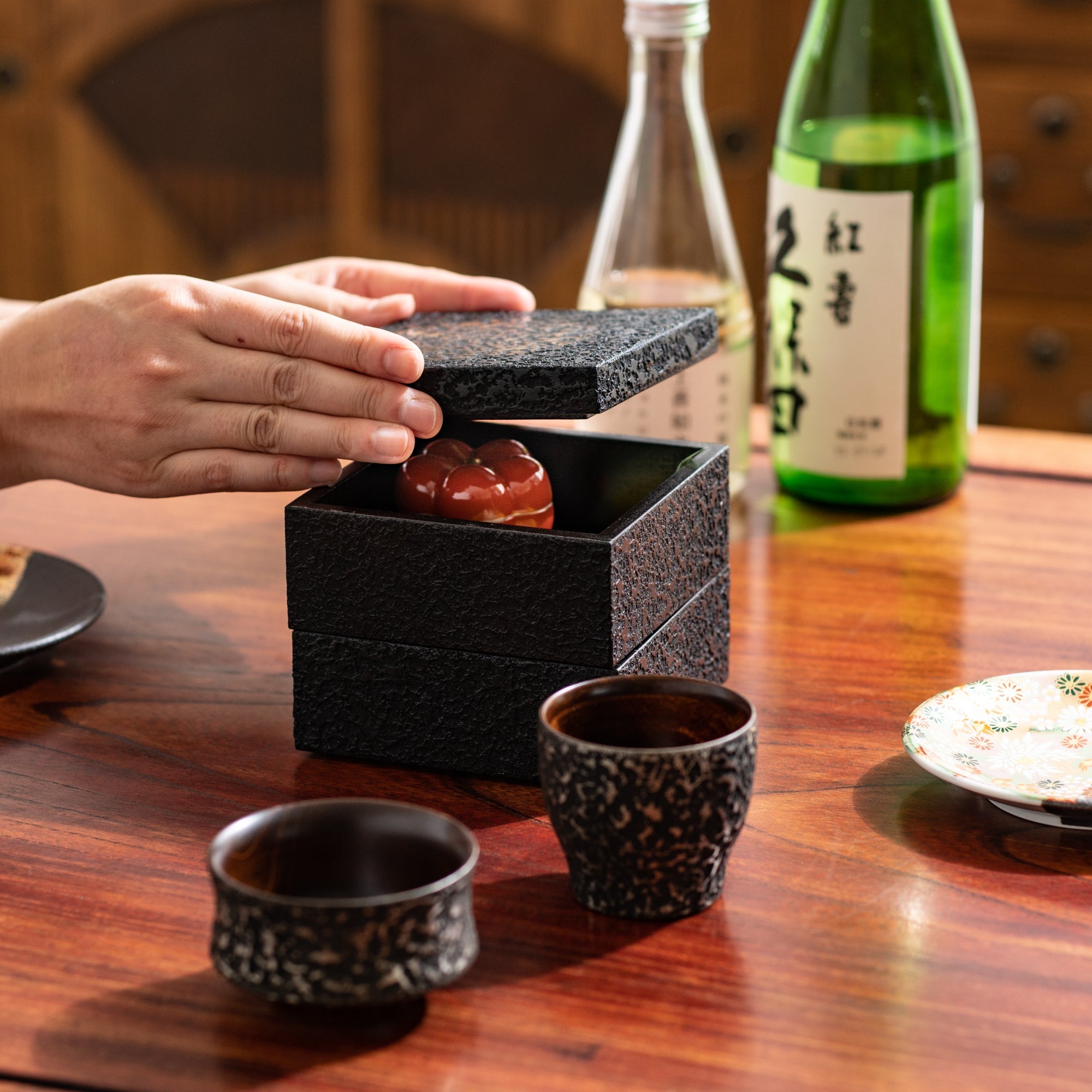 Sinra Nishiki Kagawa Lacquerware Guinomi Sake Cup - MUSUBI KILN - Quality Japanese Tableware and Gift