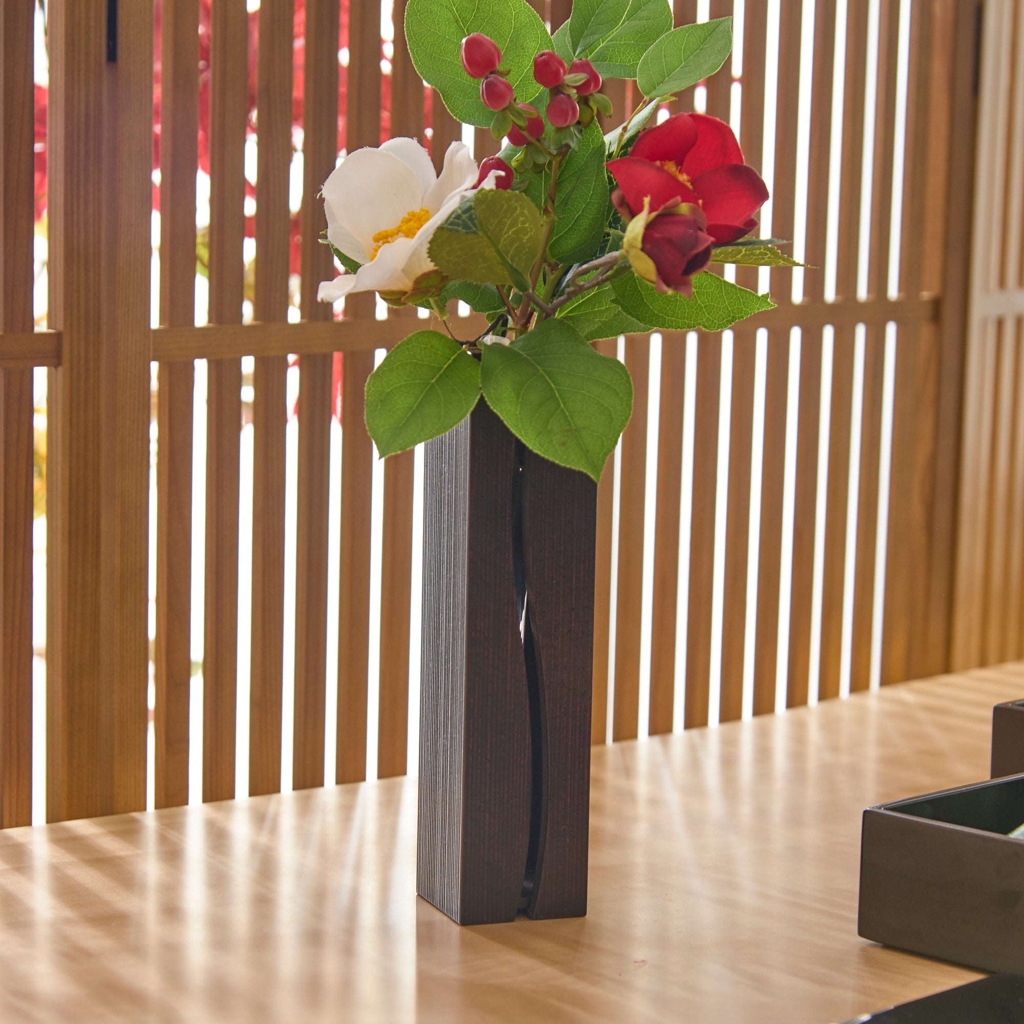 Slim Square Yamanaka Lacquerware Single - Flower Vase - MUSUBI KILN - Quality Japanese Tableware and Gift