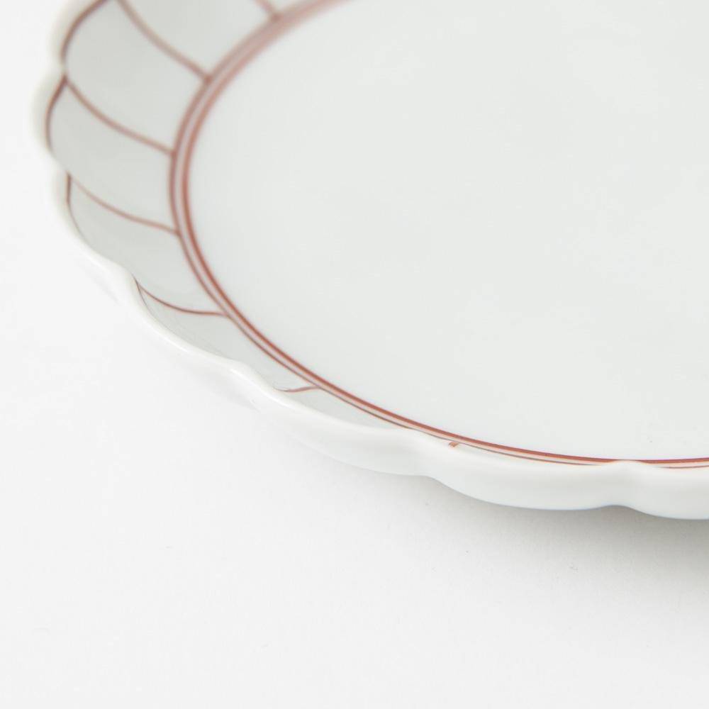 Soramoe Red Chrysanthemum Hasami Round Plate(5.90in) - MUSUBI KILN - Quality Japanese Tableware and Gift