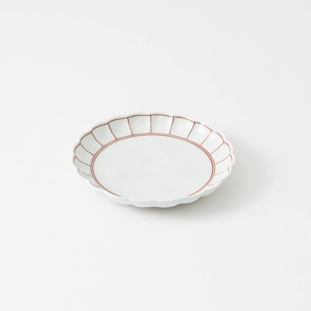 Soramoe Red Chrysanthemum Hasami Round Plate(5.90in) - MUSUBI KILN - Quality Japanese Tableware and Gift