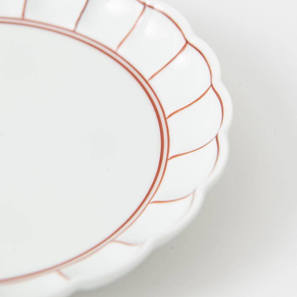Soramoe Red Chrysanthemum Hasami Round Plate(5.90in) - MUSUBI KILN - Quality Japanese Tableware and Gift