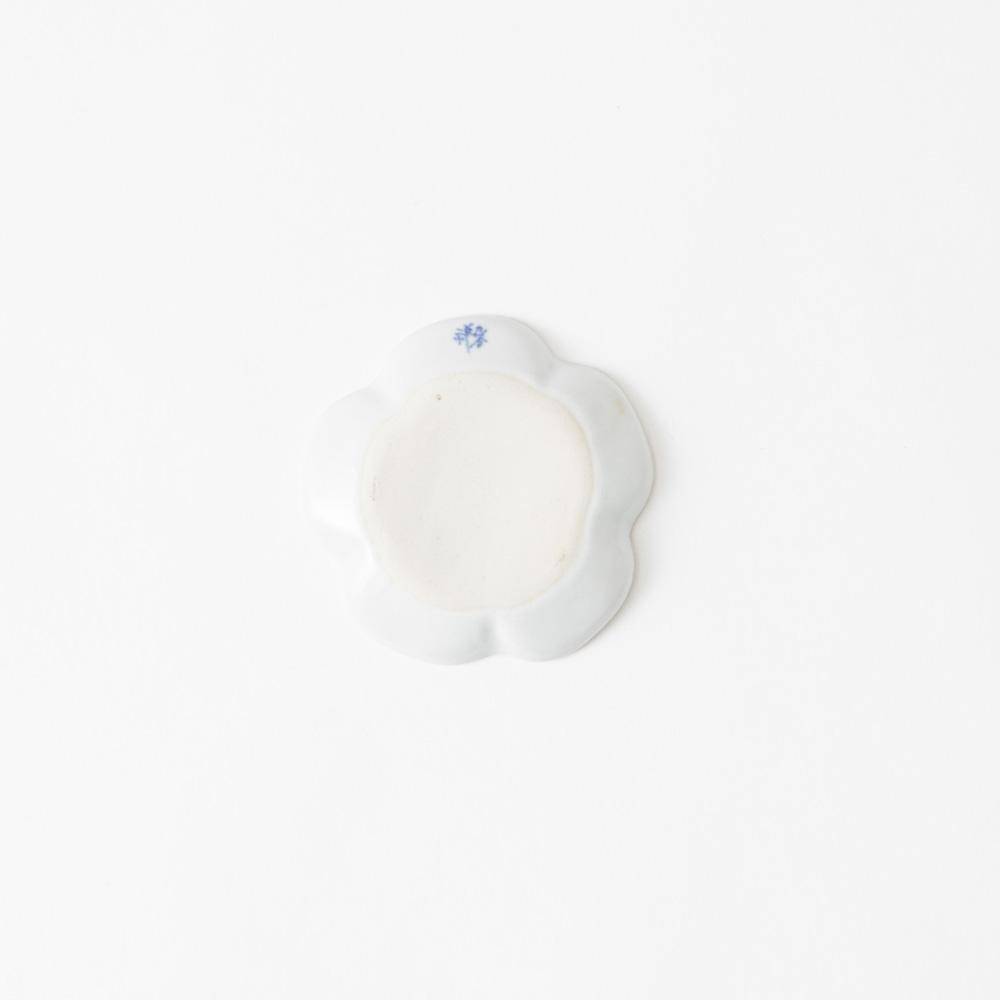 Soukyu Kiln Plum Flower Kutani Sauce Plate - MUSUBI KILN - Quality Japanese Tableware and Gift