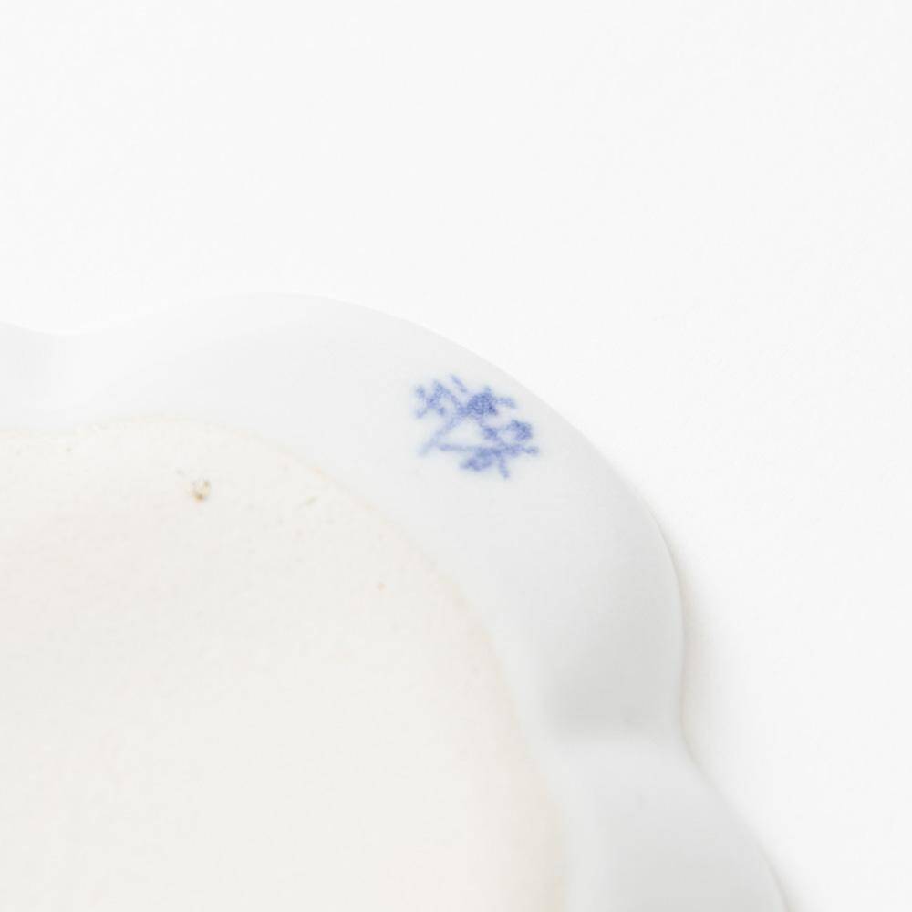 Soukyu Kiln Plum Flower Kutani Sauce Plate - MUSUBI KILN - Quality Japanese Tableware and Gift