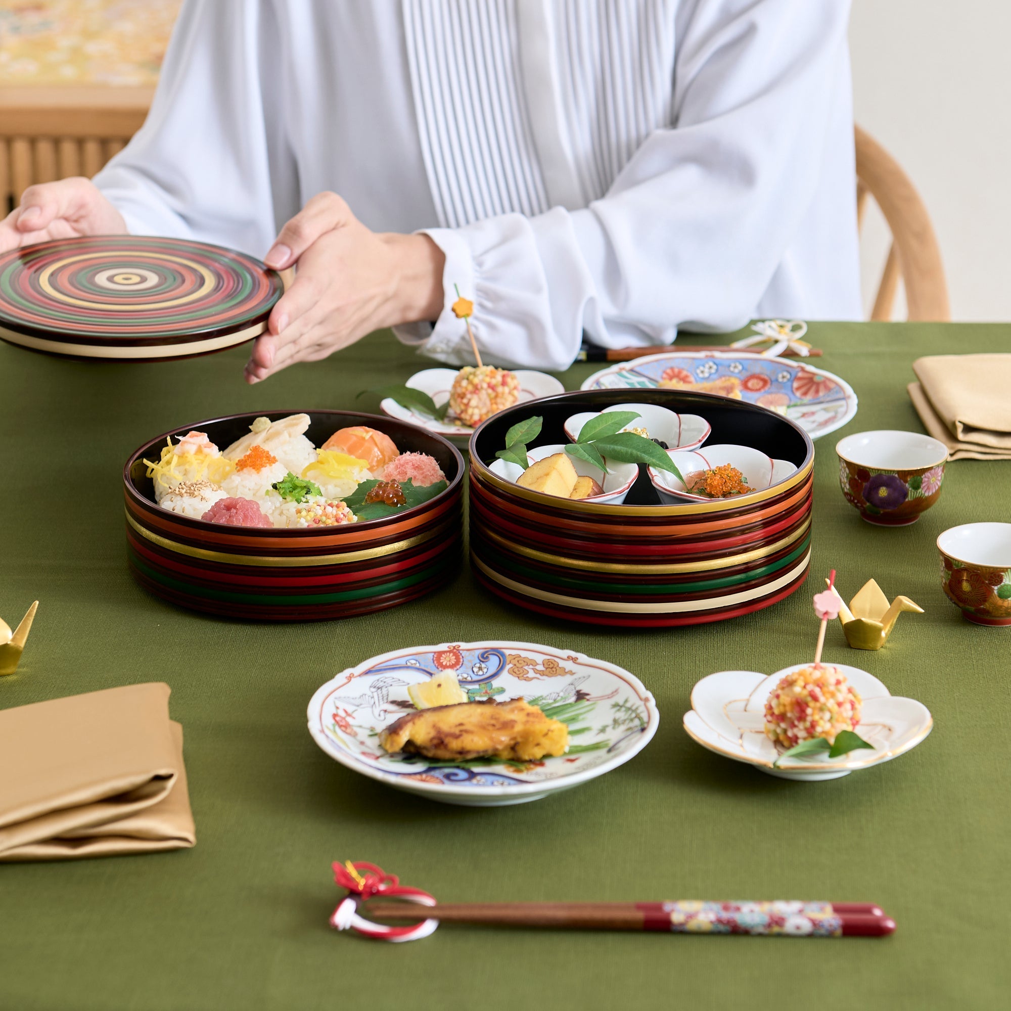 Spinning Top Yamanaka Lacquerware Two Tiers Round Jubako Bento Box - MUSUBI KILN - Quality Japanese Tableware and Gift