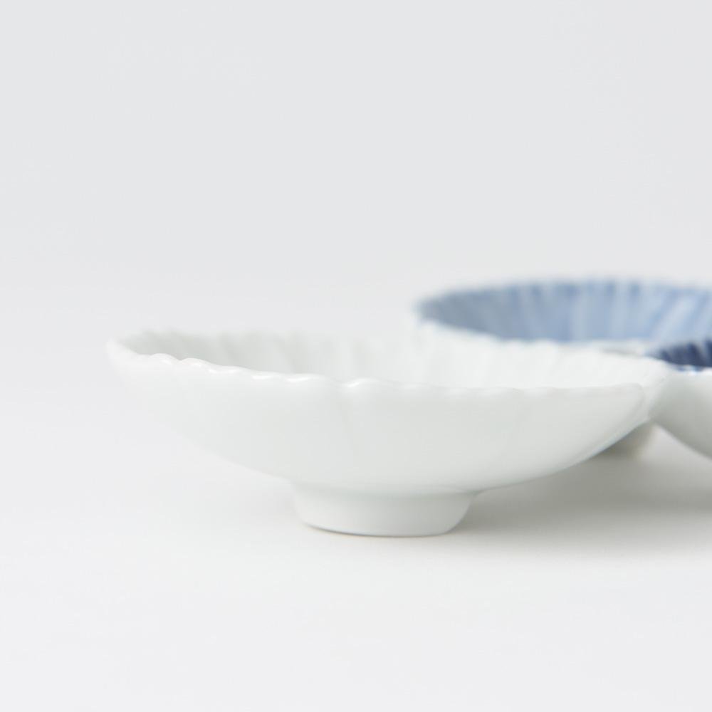 Three Chrysanthemums Hasami Sauce Plate - MUSUBI KILN - Quality Japanese Tableware and Gift