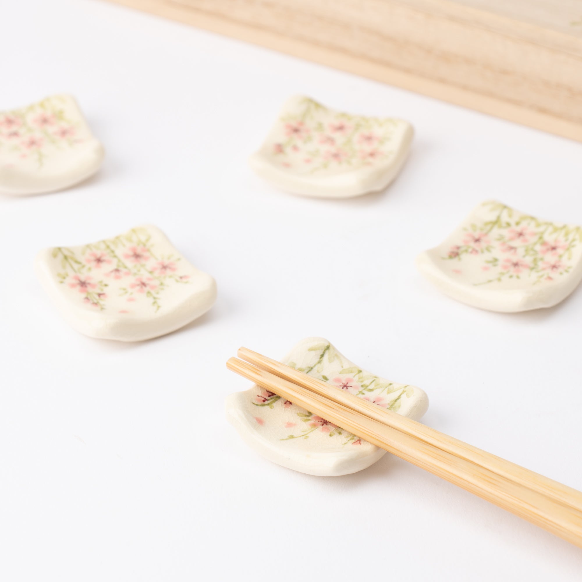 Tosen Kiln Sakura Kiyomizu Ware Chopstick Rest Set - MUSUBI KILN - Quality Japanese Tableware and Gift