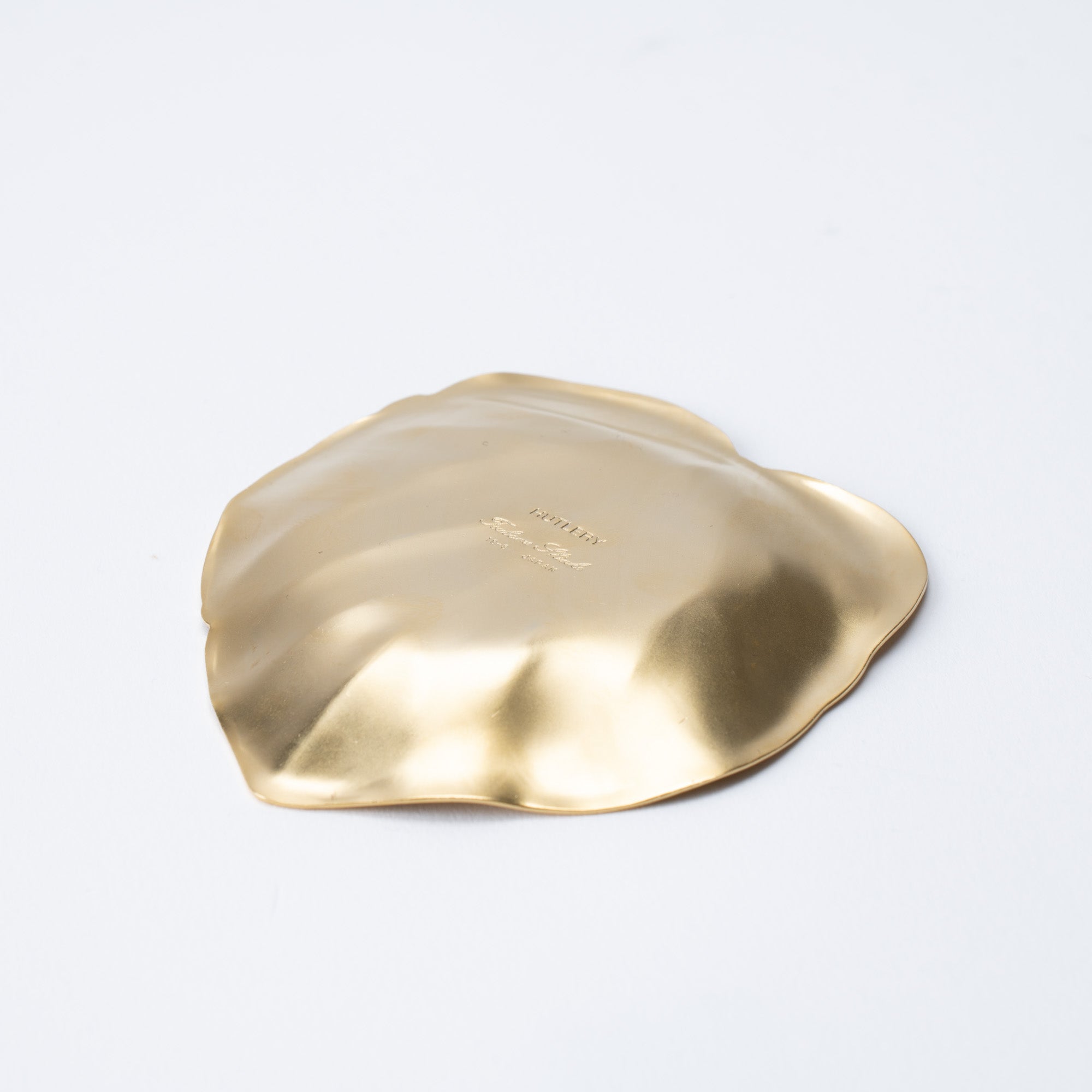 Tsubame Hutlery Gold Heart Leaf Sauce Plate - MUSUBI KILN - Quality Japanese Tableware and Gift
