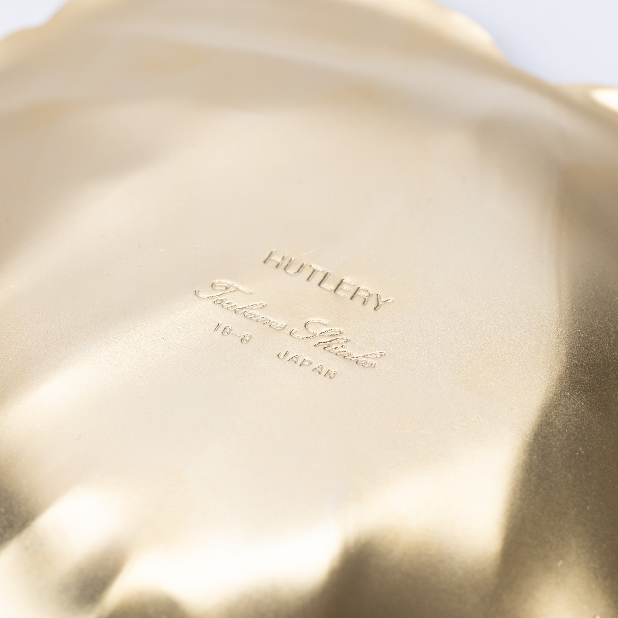 Tsubame Hutlery Gold Heart Leaf Sauce Plate - MUSUBI KILN - Quality Japanese Tableware and Gift