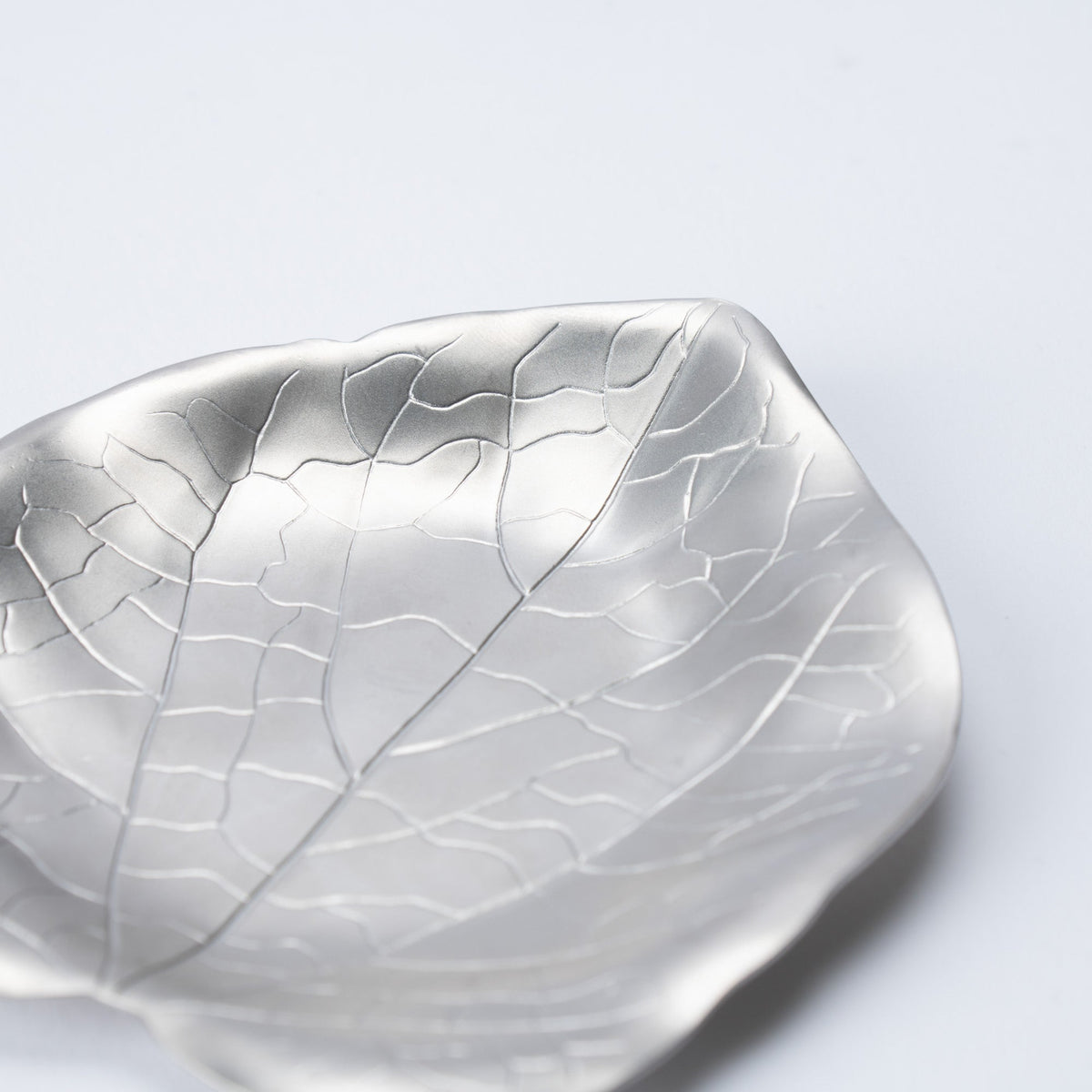 Tsubame Hutlery Silver Heart Leaf Sauce Plate - MUSUBI KILN - Quality Japanese Tableware and Gift